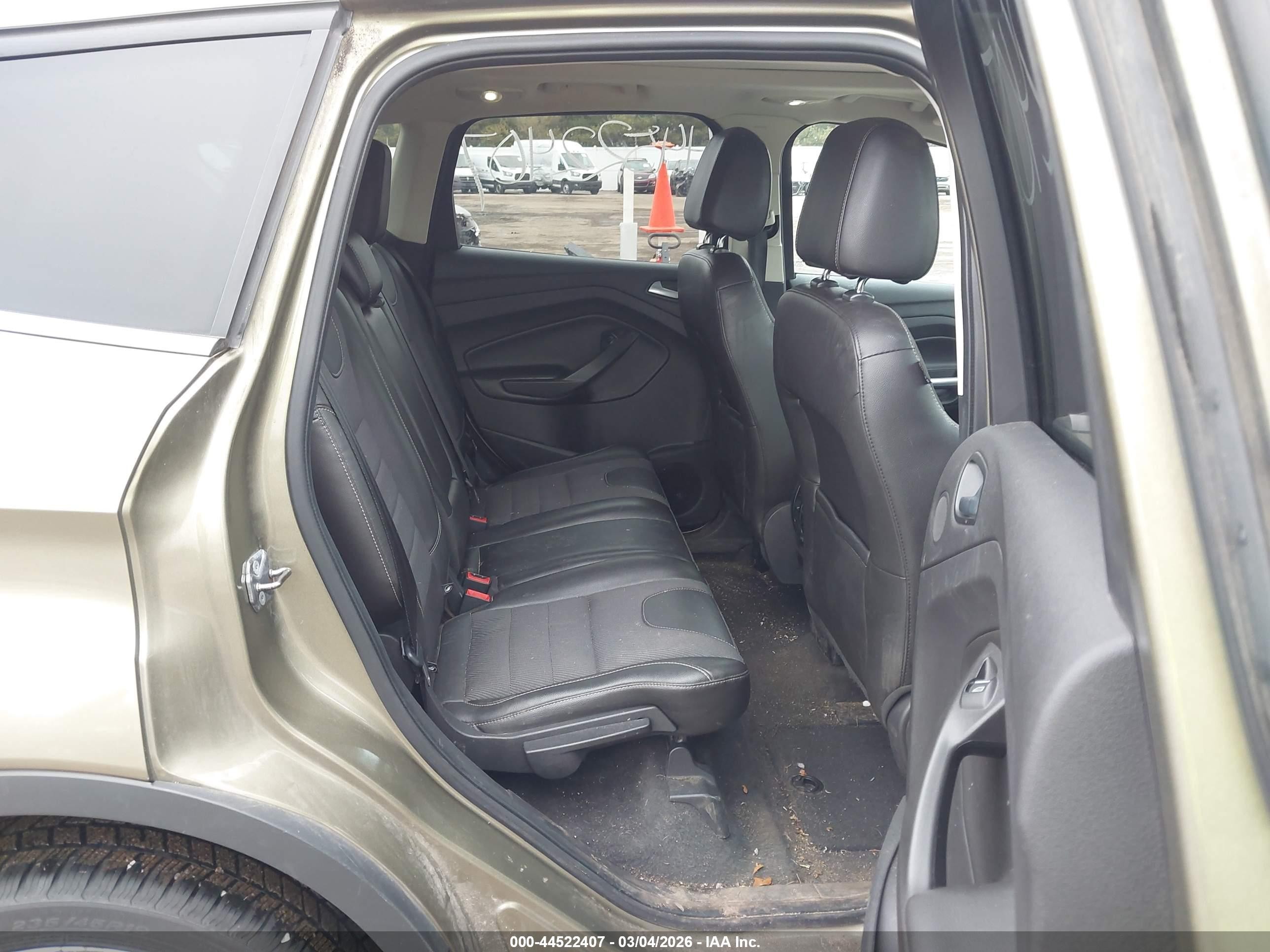2013 Ford Escape Titanium Зеленый vin: 1FMCU0J96DUC42753