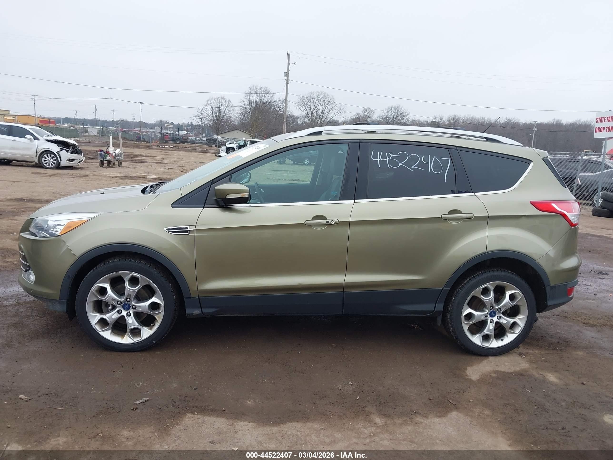 2013 Ford Escape Titanium Зеленый vin: 1FMCU0J96DUC42753