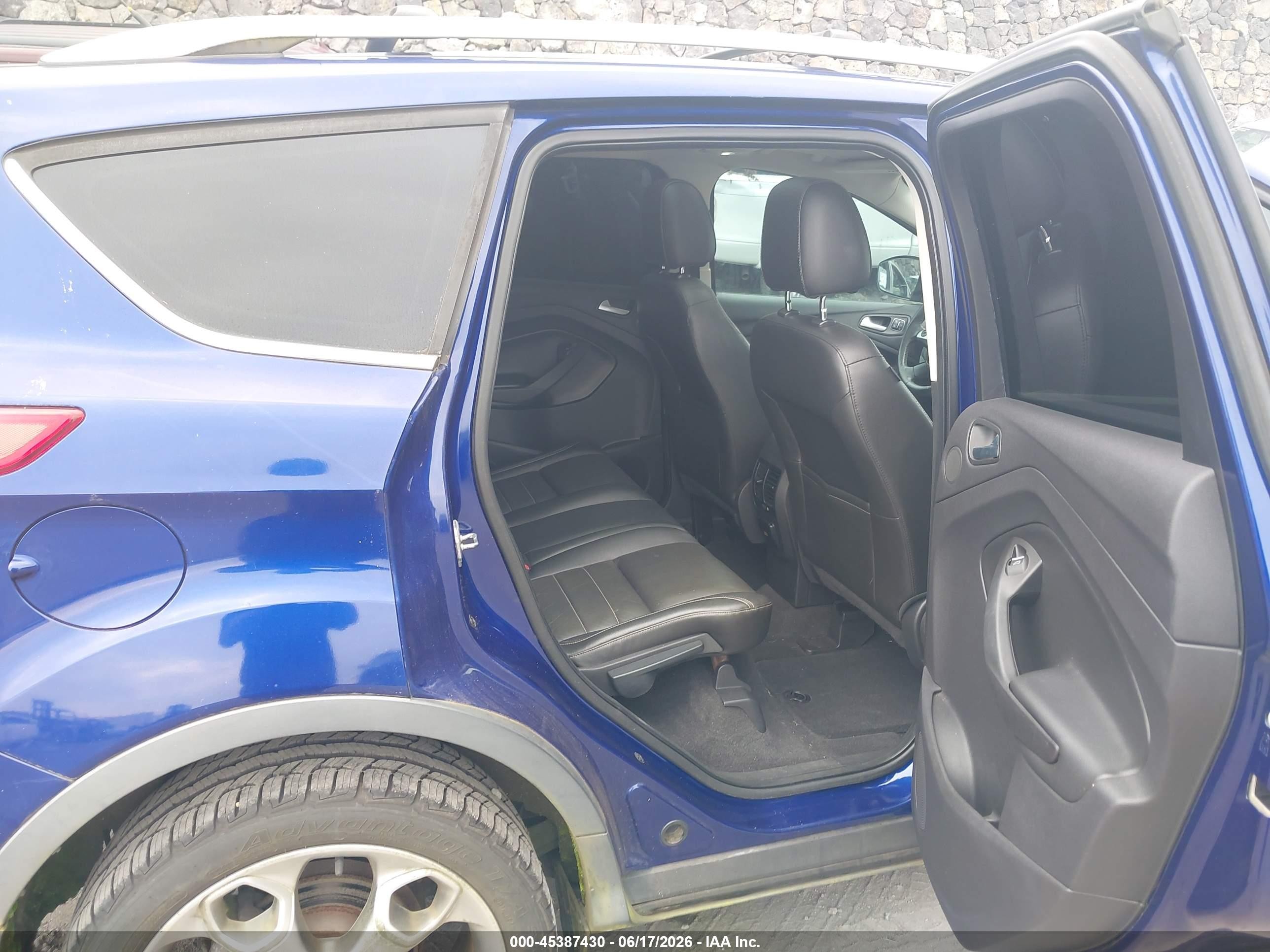 2014 Ford Escape Titanium Синий vin: 1FMCU0J96EUD09515