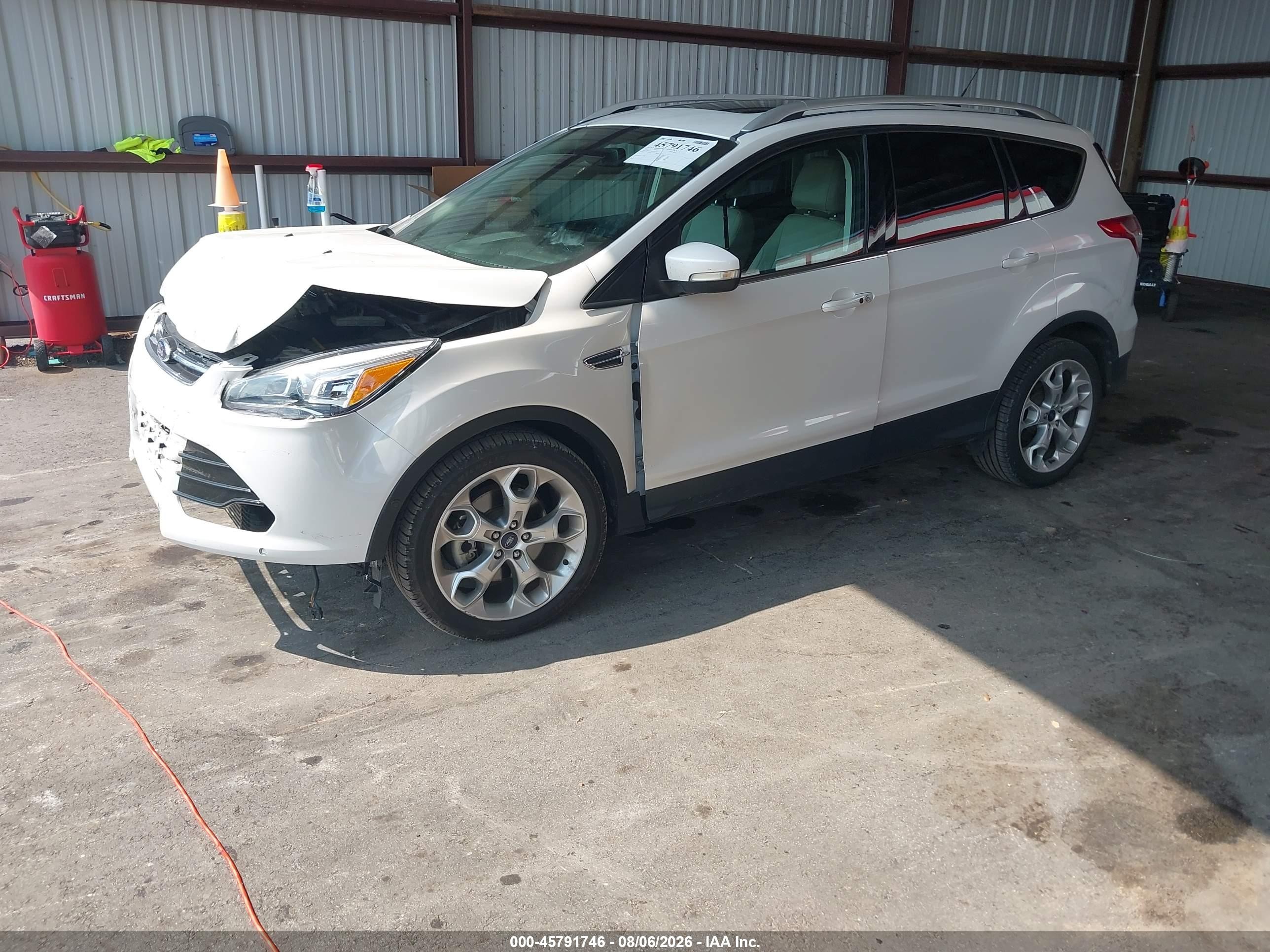 2014 Ford Escape Titanium White vin: 1FMCU0J96EUD35757