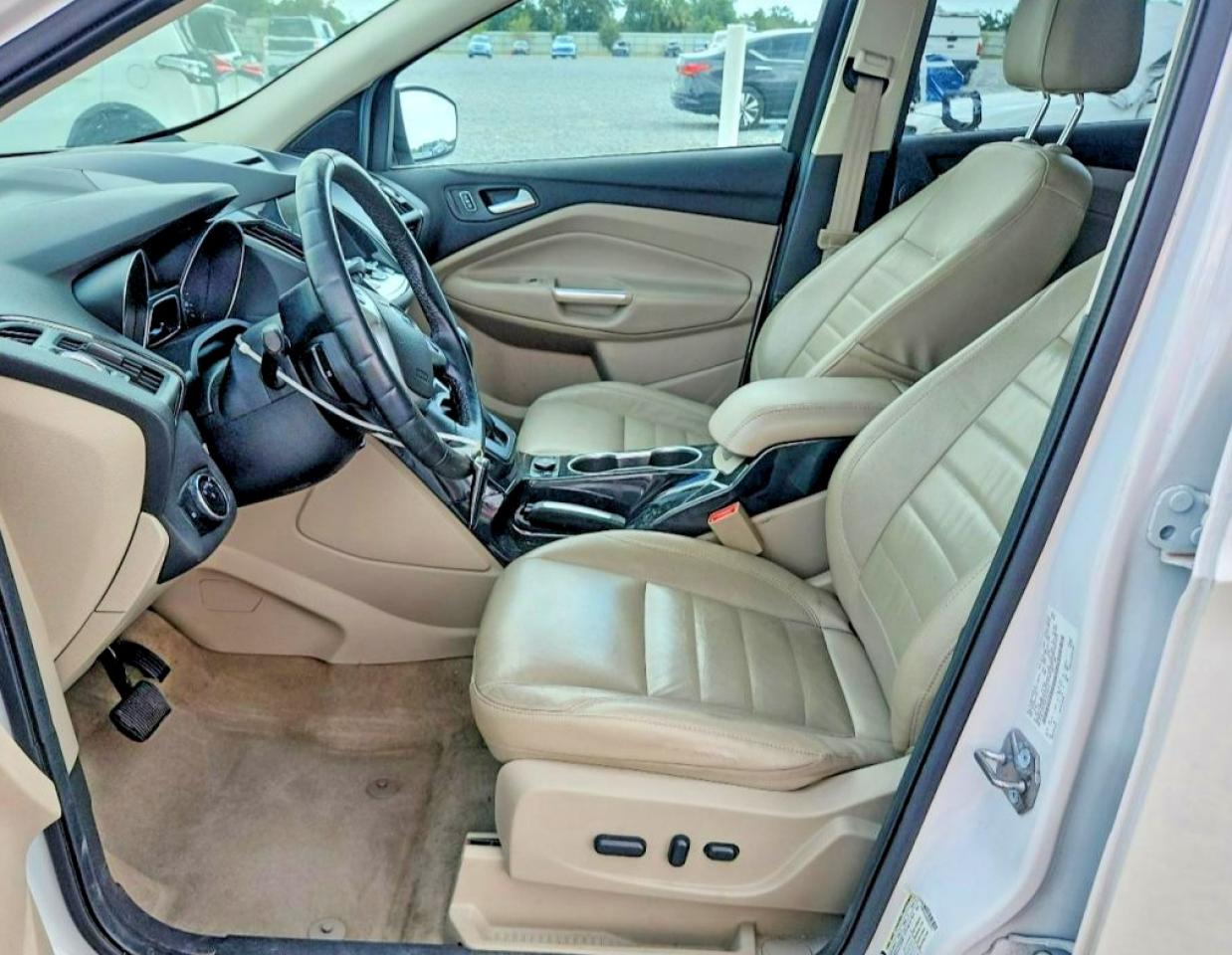 2014 Ford Escape Titanium White vin: 1FMCU0J96EUE22073