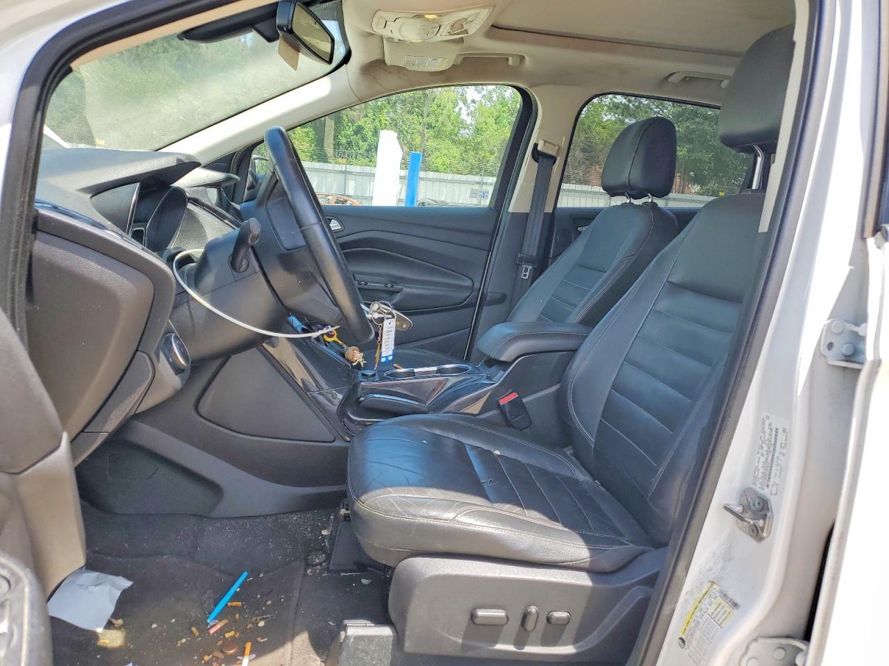 2015 Ford Escape Titanium White vin: 1FMCU0J96FUB25600