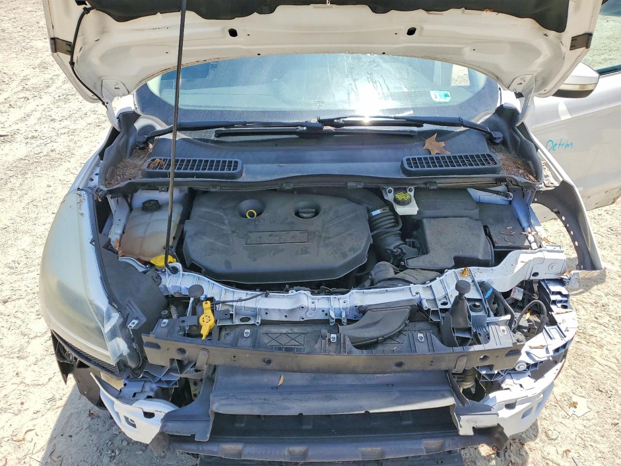 2015 Ford Escape Titanium White vin: 1FMCU0J96FUB25600