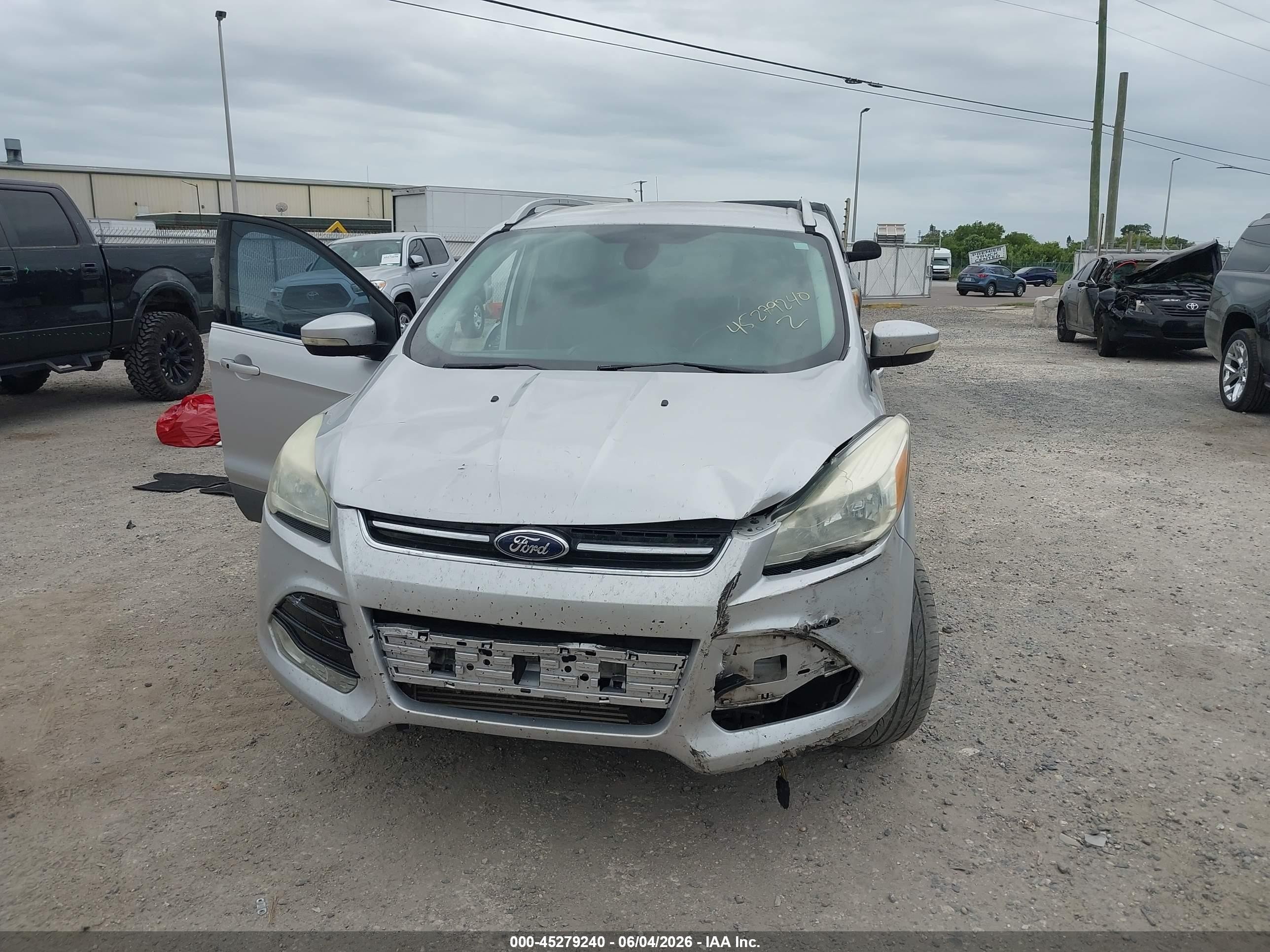 2015 Ford Escape Titanium Silver vin: 1FMCU0J96FUC40357