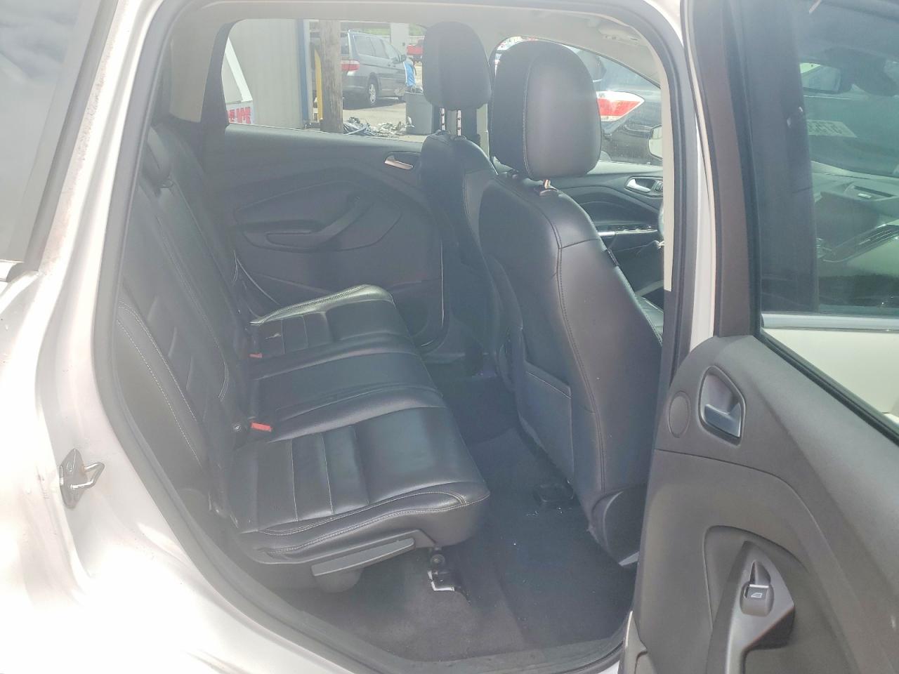 2016 Ford Escape Titanium White vin: 1FMCU0J96GUB30796