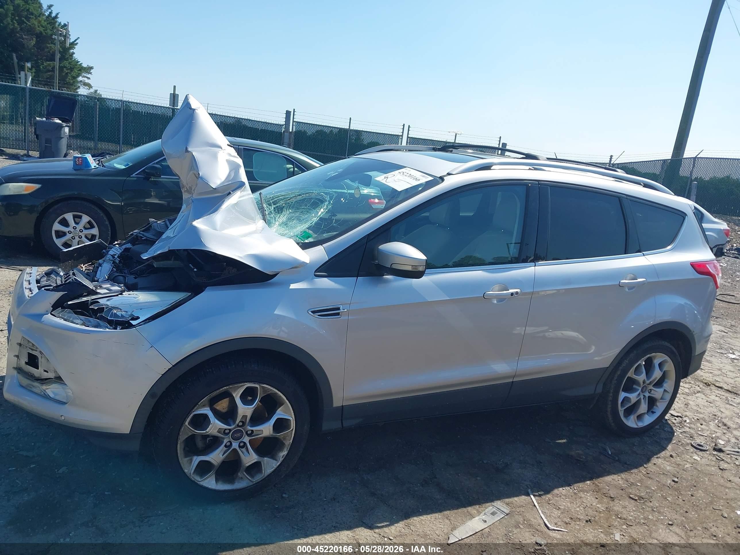 2016 Ford Escape Titanium Silver vin: 1FMCU0J96GUB67184