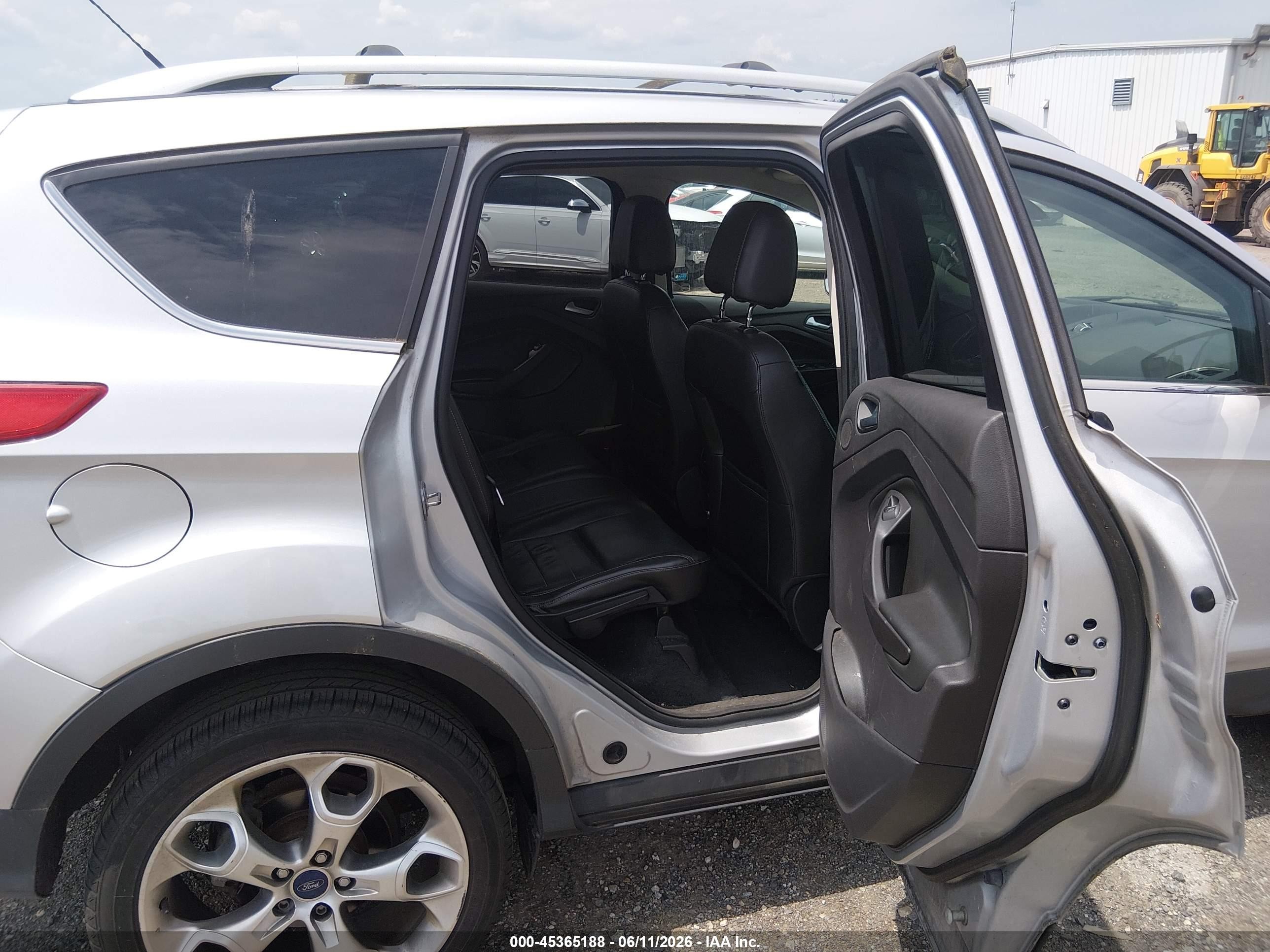 2015 Ford Escape Titanium Серебряный vin: 1FMCU0J97FUA61700