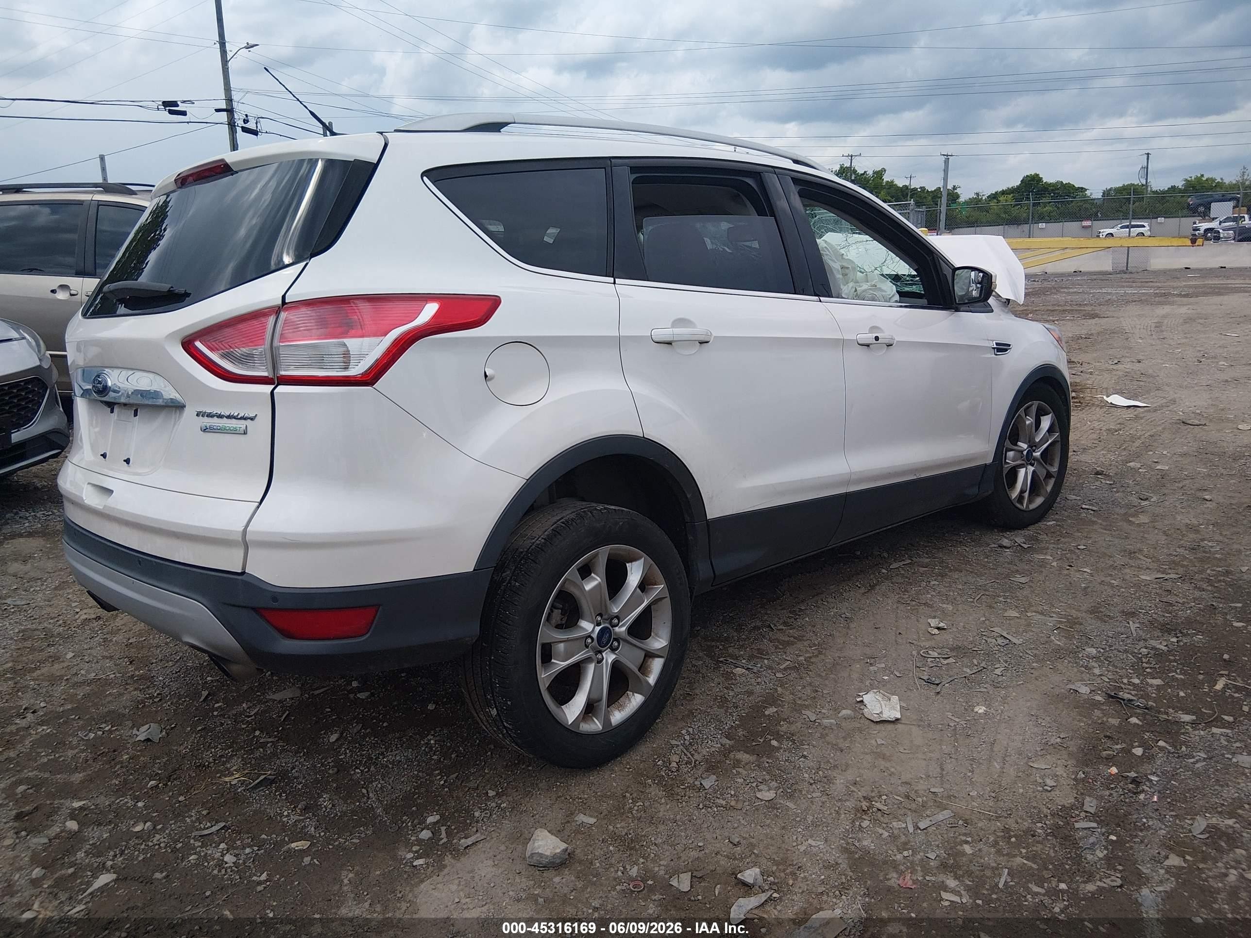 2015 Ford Escape Titanium White vin: 1FMCU0J97FUA69098