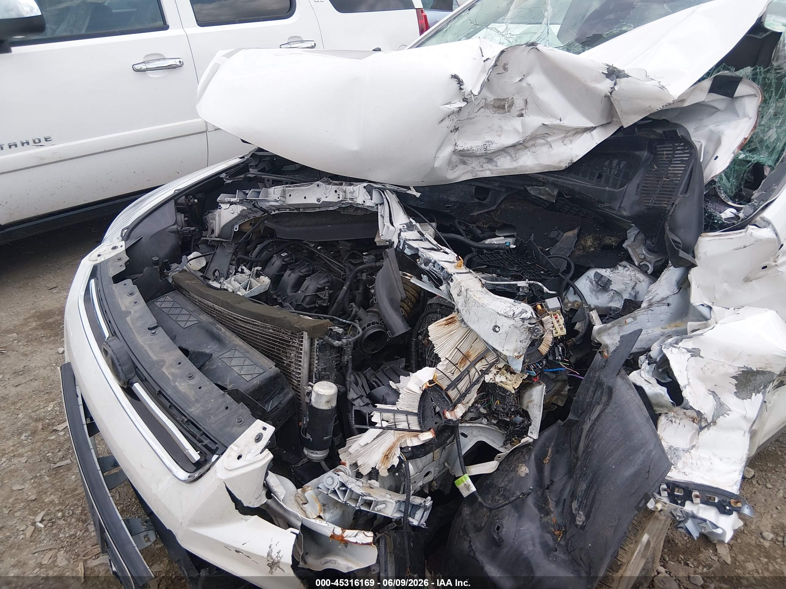 2015 Ford Escape Titanium White vin: 1FMCU0J97FUA69098