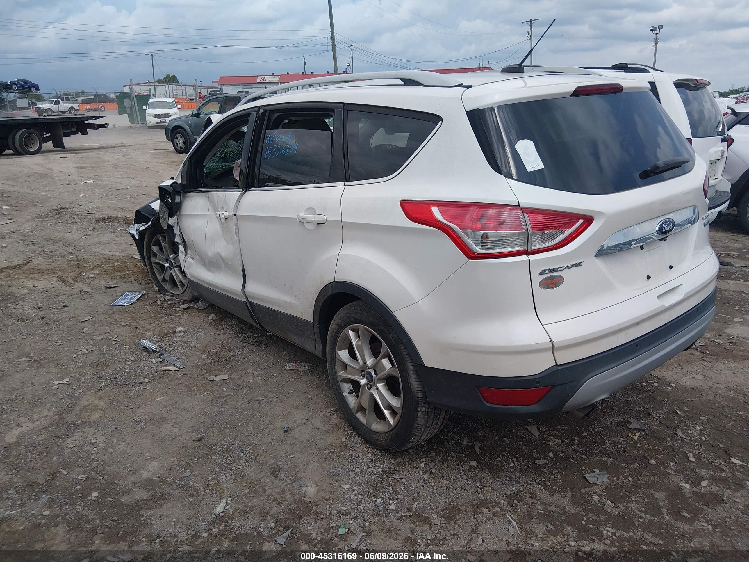 2015 Ford Escape Titanium White vin: 1FMCU0J97FUA69098