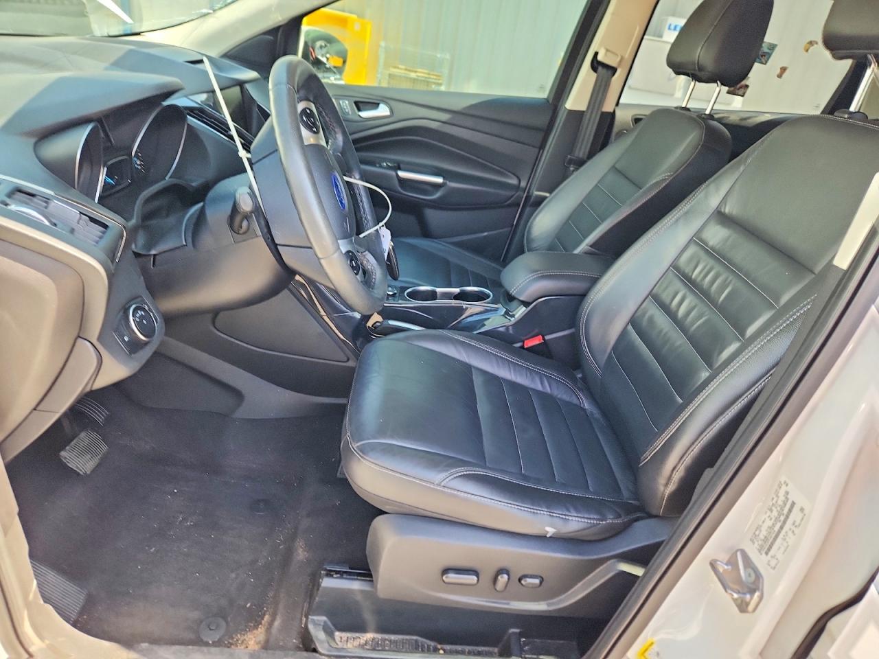 2015 Ford Escape Titanium Белый vin: 1FMCU0J97FUB71436
