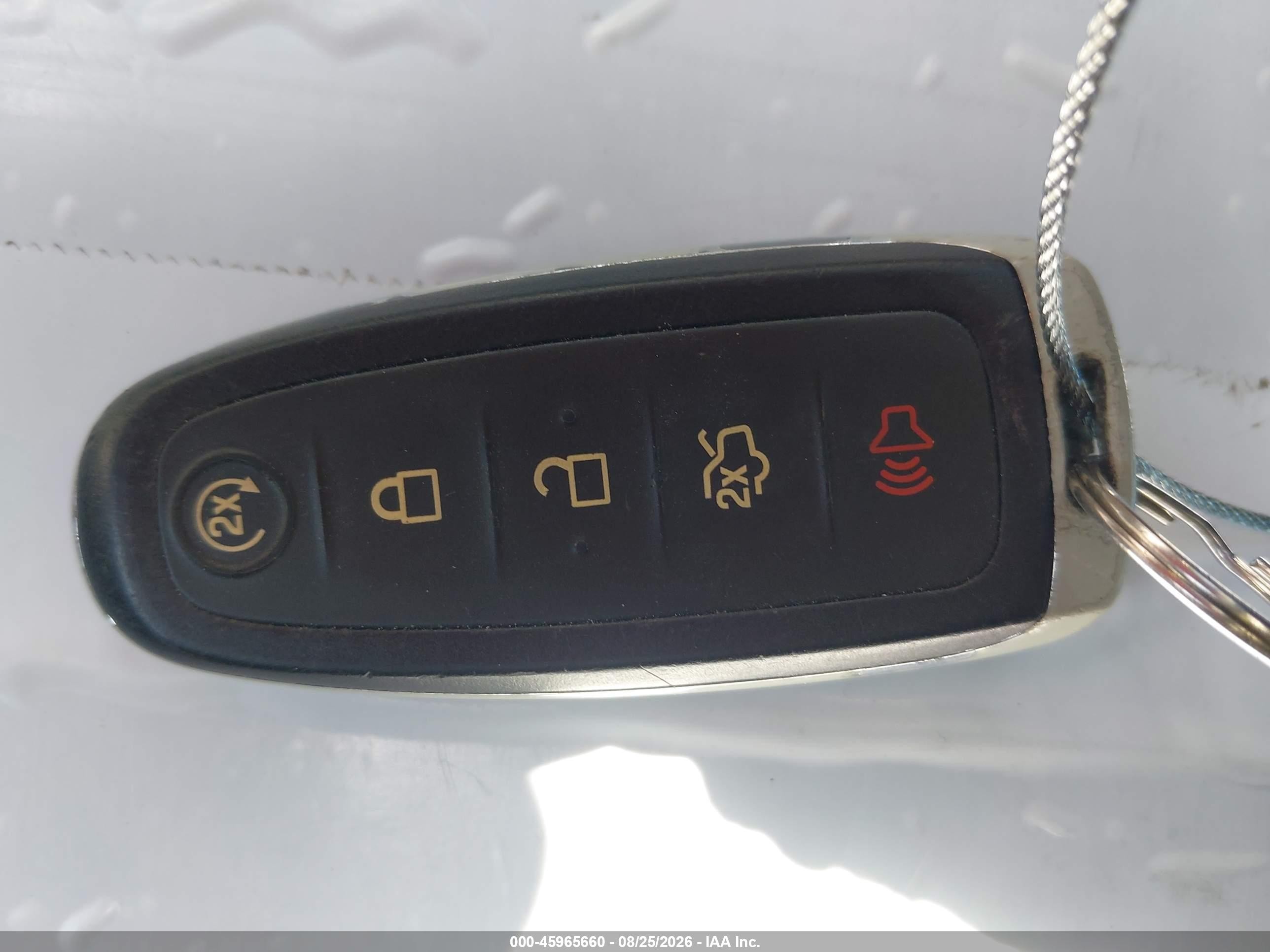 2015 Ford Escape Titanium Серебряный vin: 1FMCU0J98FUB63068