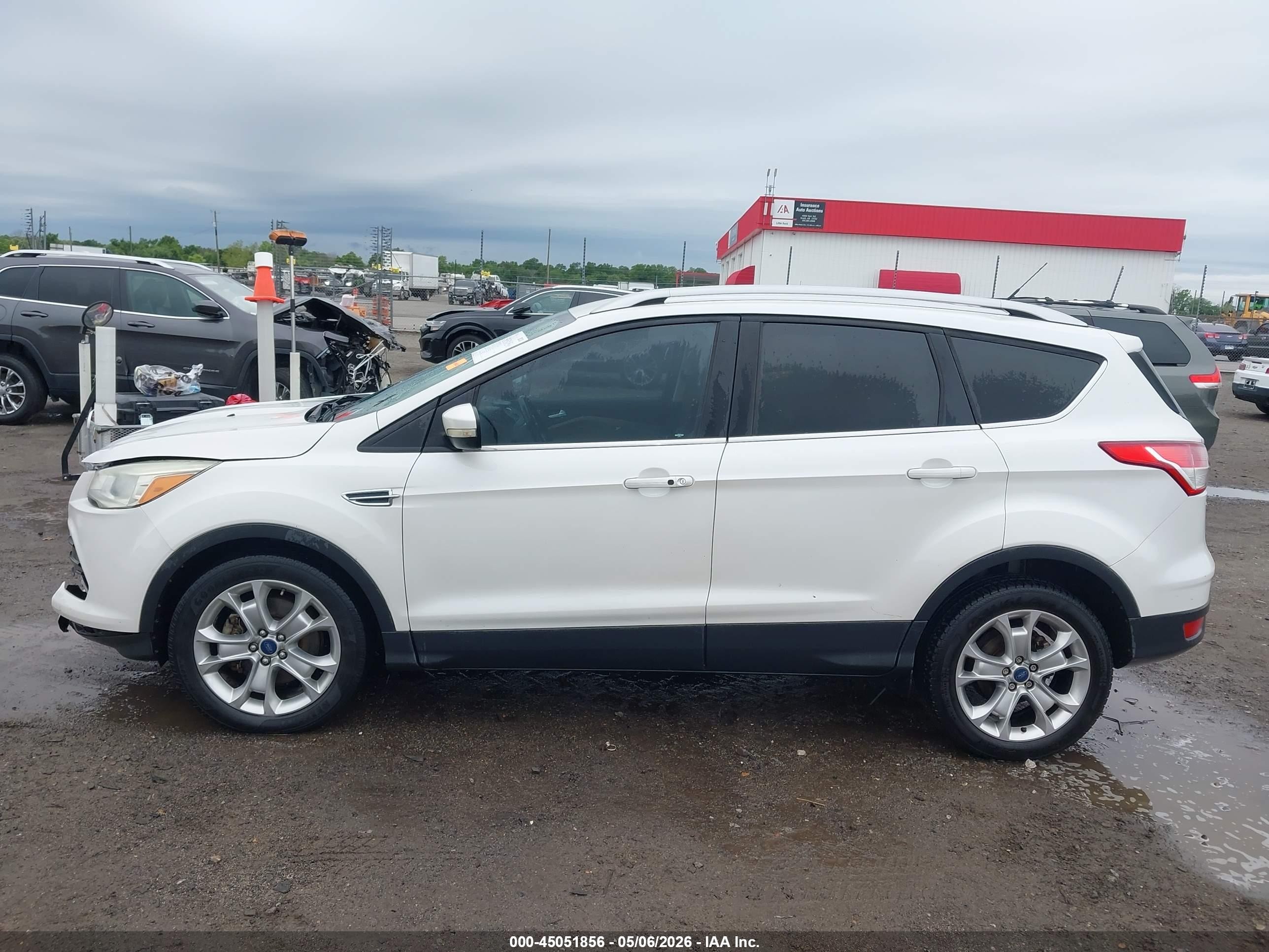 2015 Ford Escape Titanium Белый vin: 1FMCU0J98FUC35516