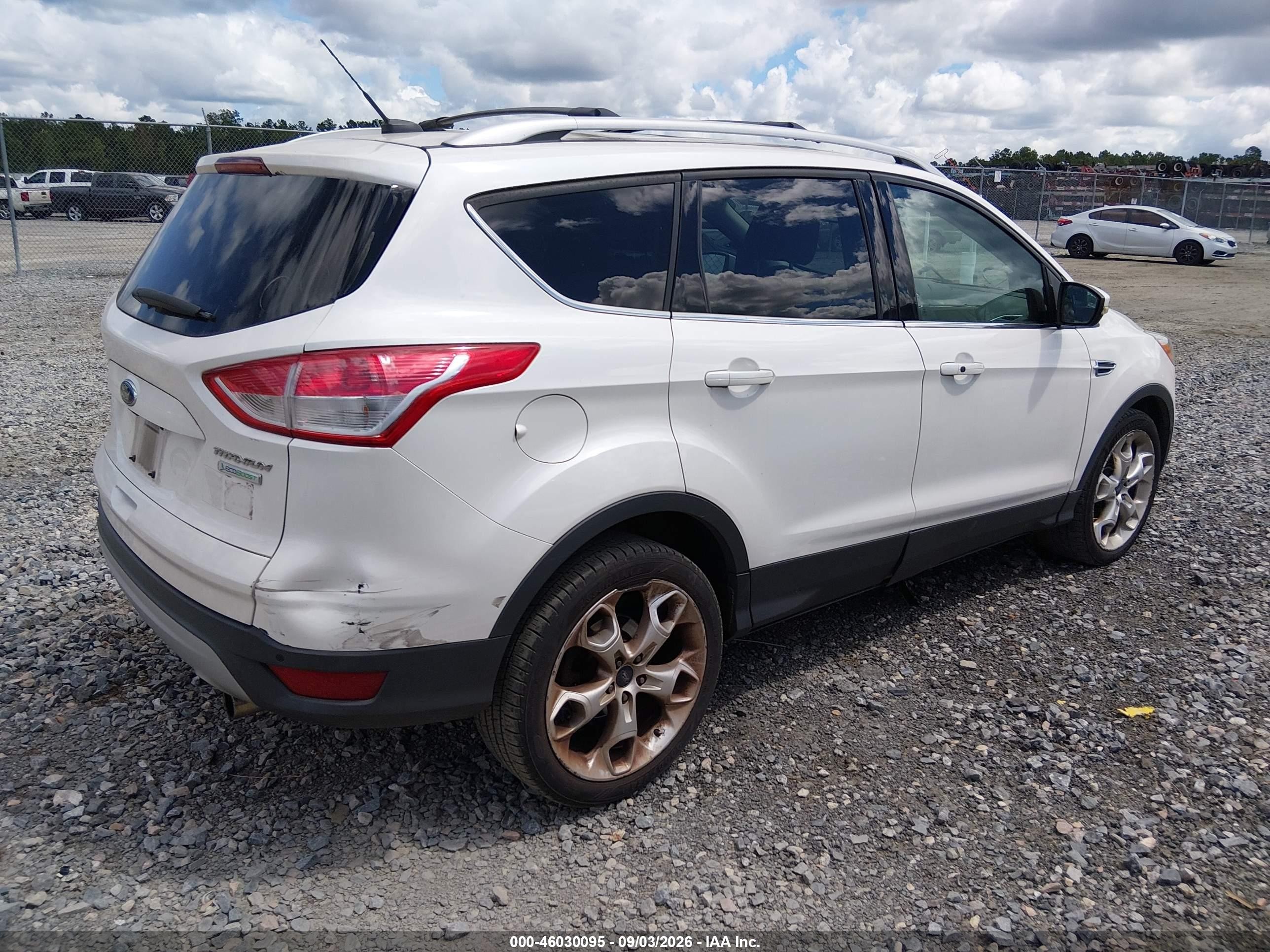 2013 Ford Escape Titanium Белый vin: 1FMCU0J99DUA46418