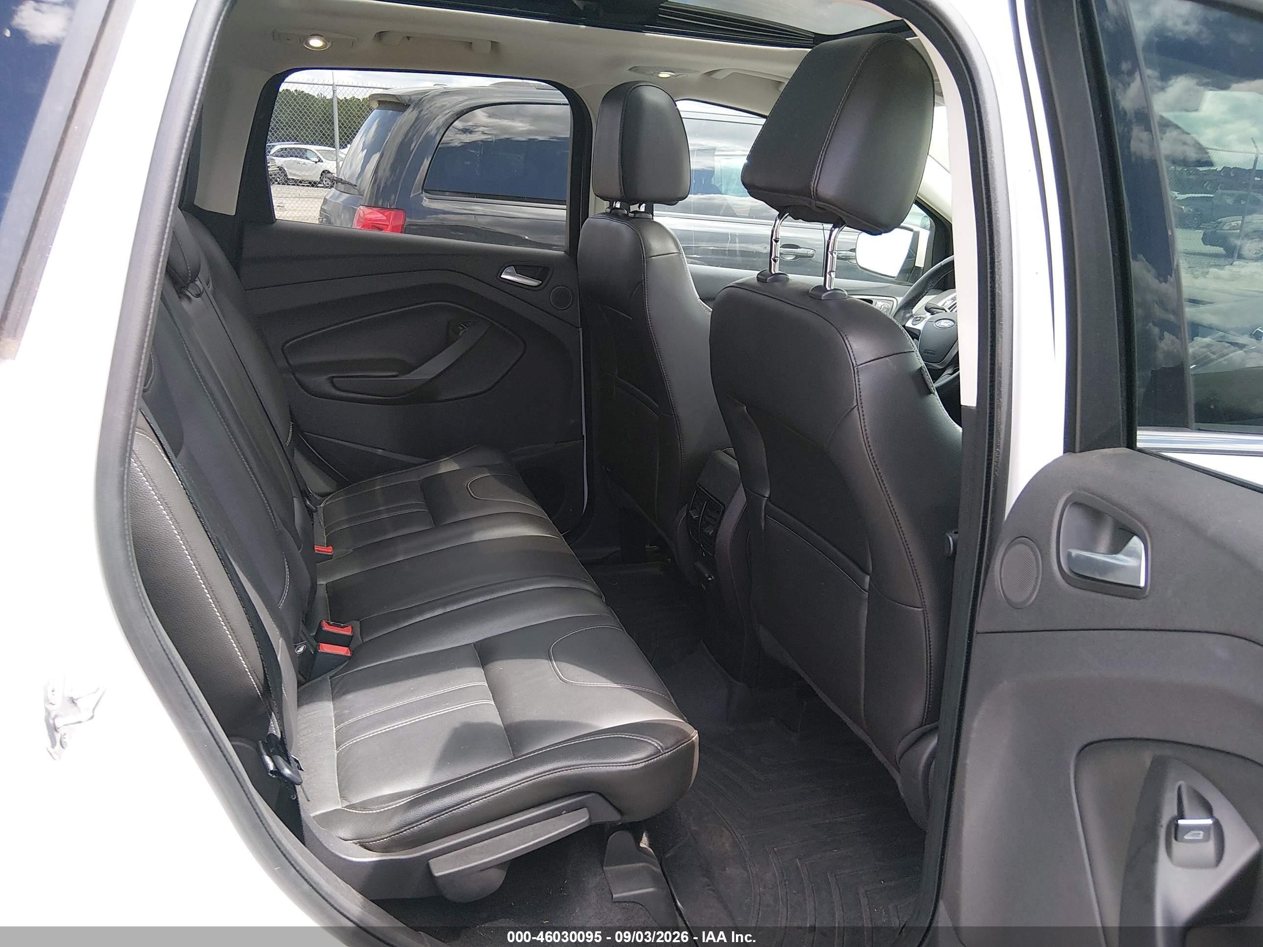 2013 Ford Escape Titanium Белый vin: 1FMCU0J99DUA46418