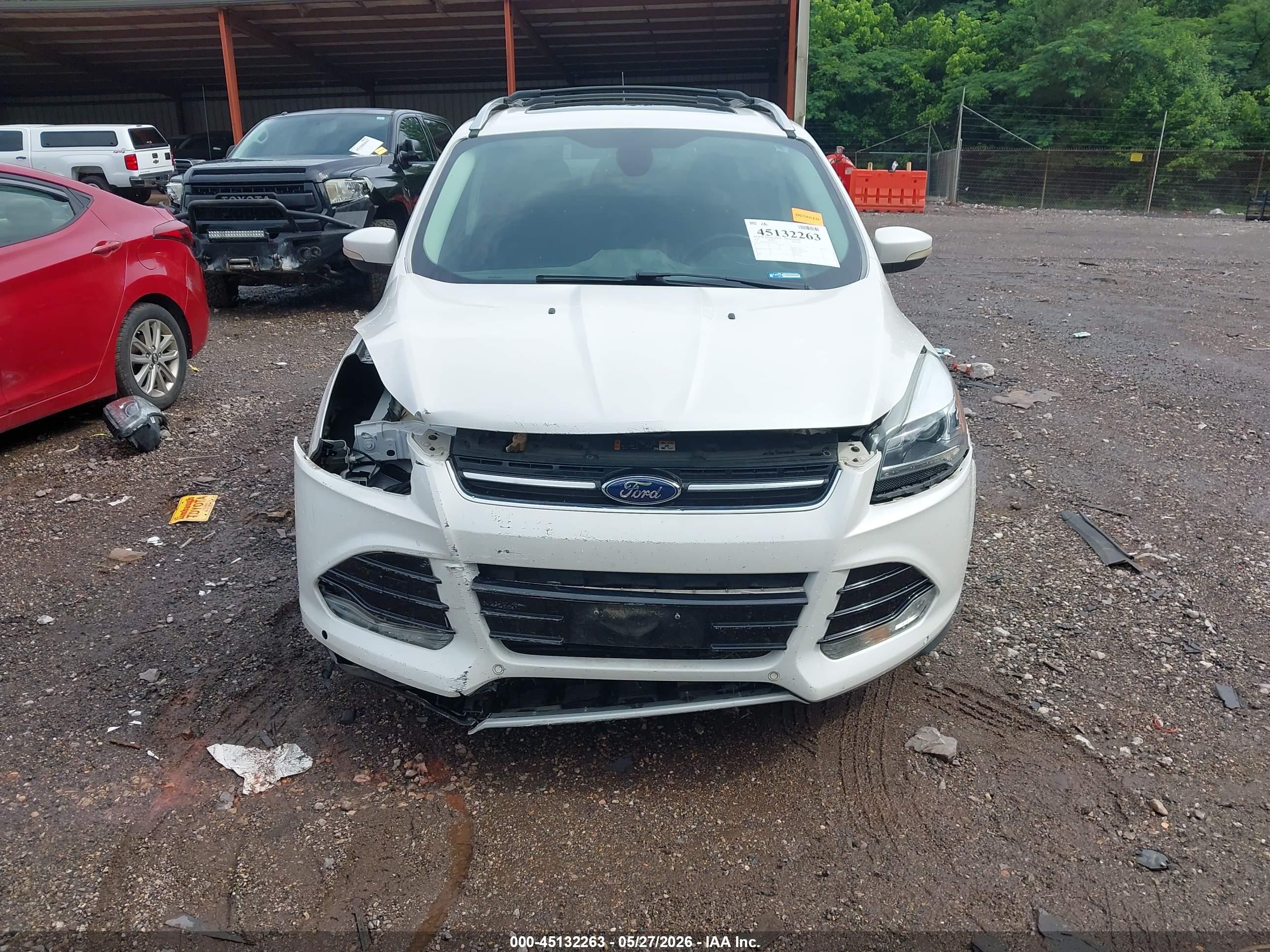 2013 Ford Escape Titanium White vin: 1FMCU0J99DUB12594