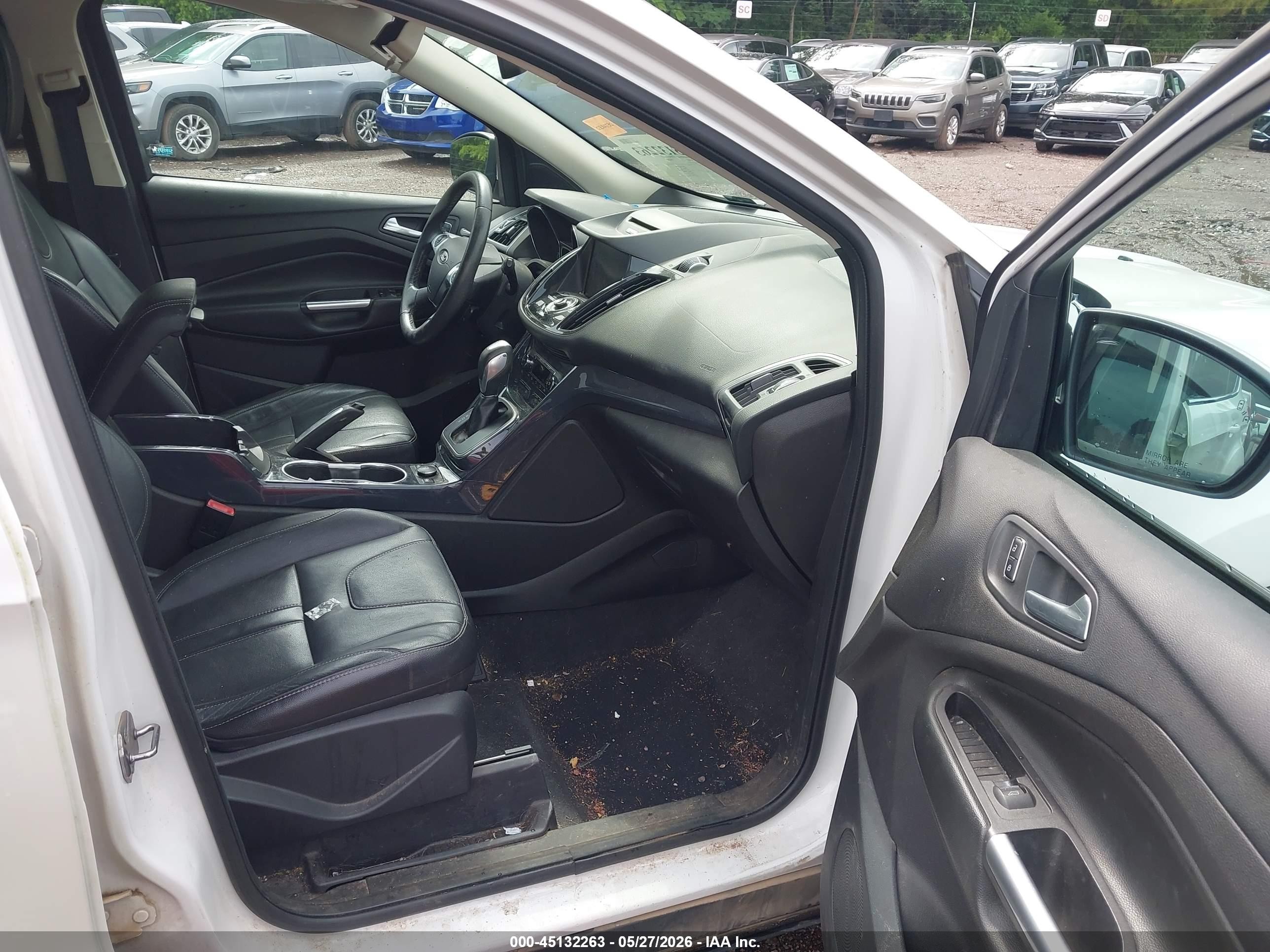 2013 Ford Escape Titanium White vin: 1FMCU0J99DUB12594