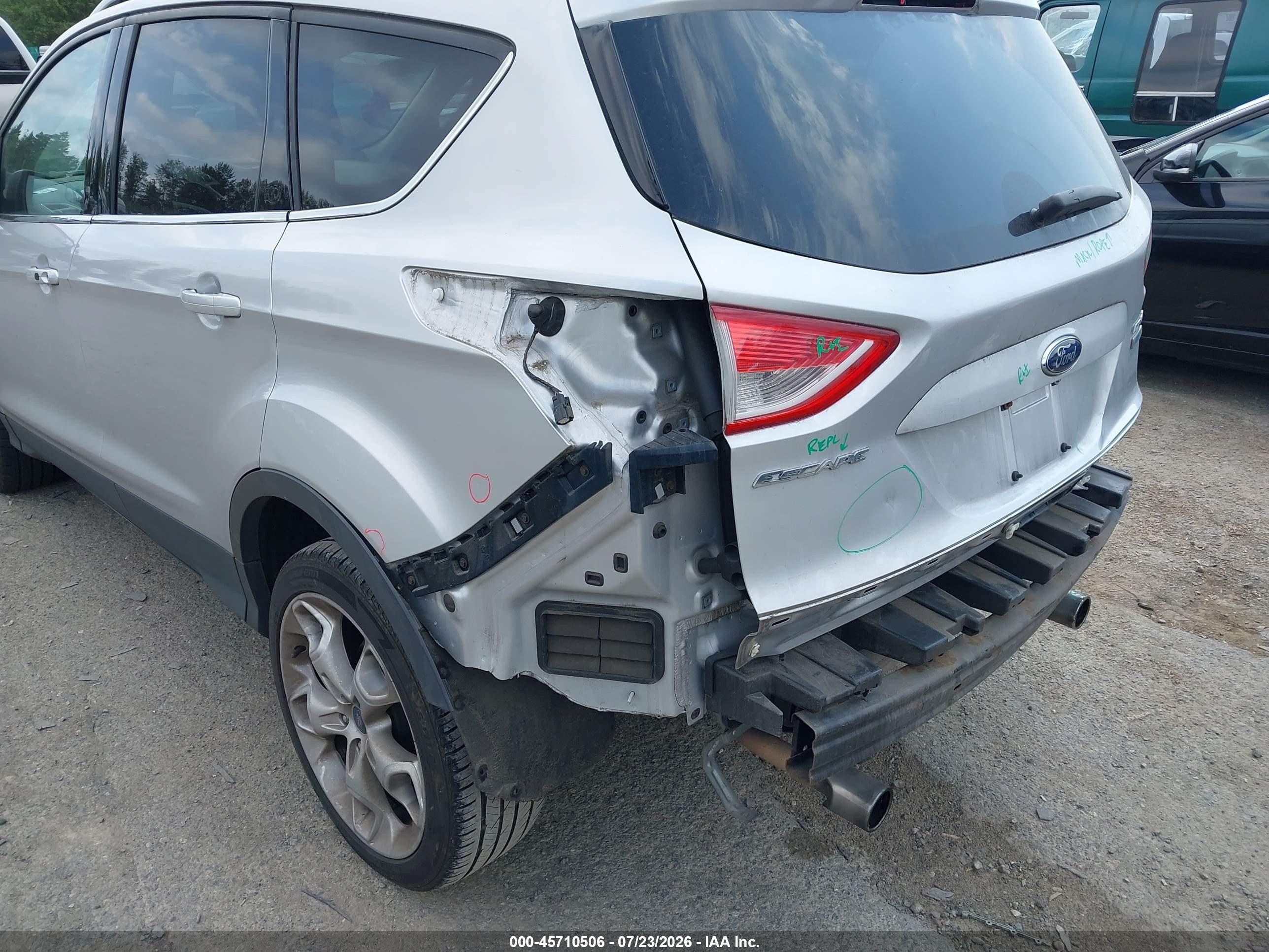 2013 Ford Escape Titanium Silver vin: 1FMCU0J99DUB83990