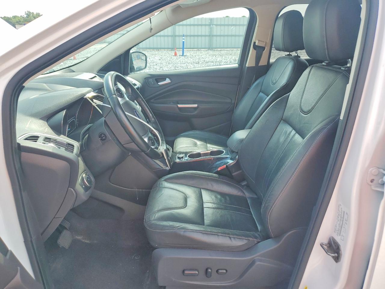 2013 Ford Escape Titanium White vin: 1FMCU0J99DUC40012