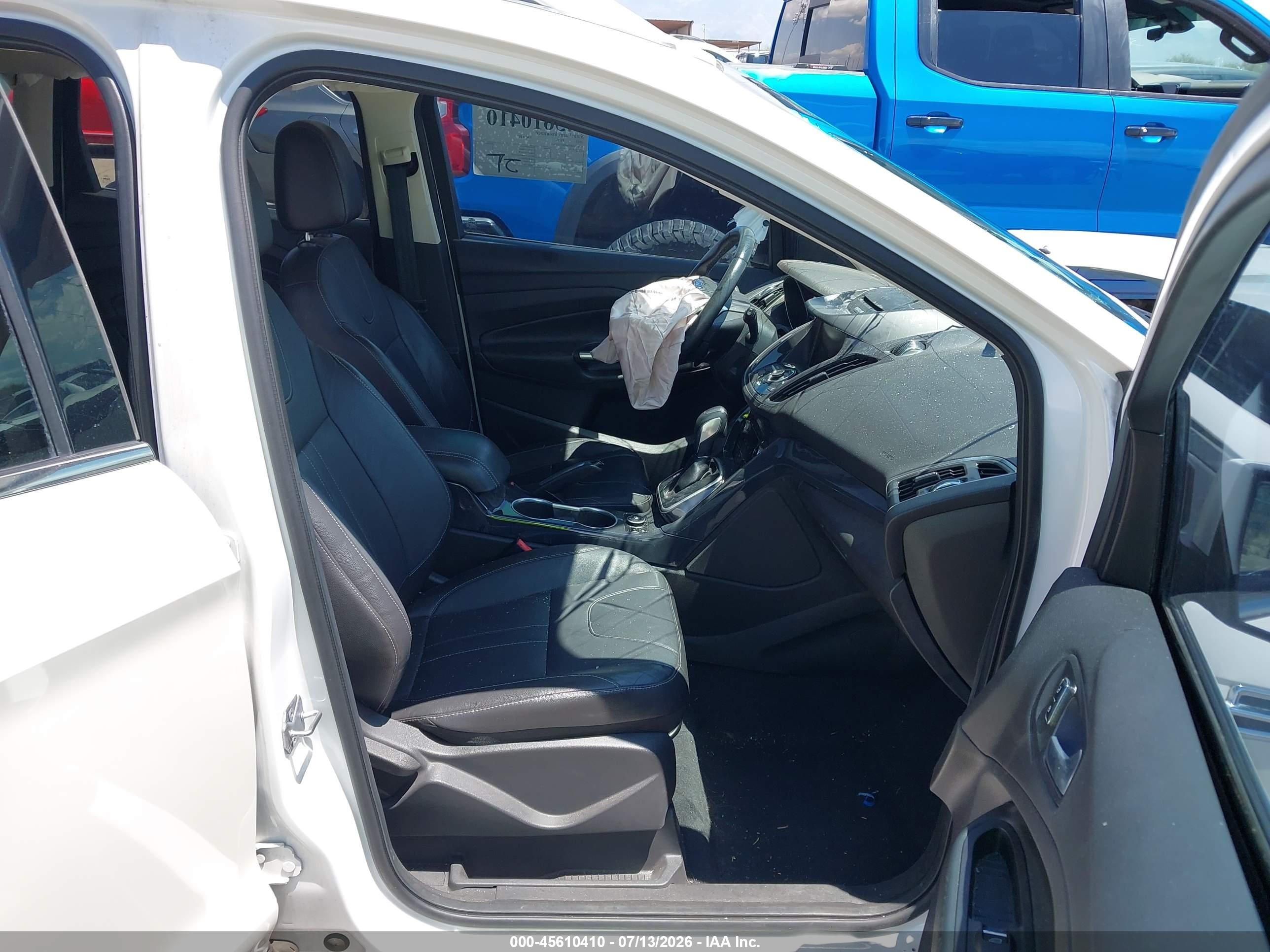 2013 Ford Escape Titanium White vin: 1FMCU0J99DUD39428