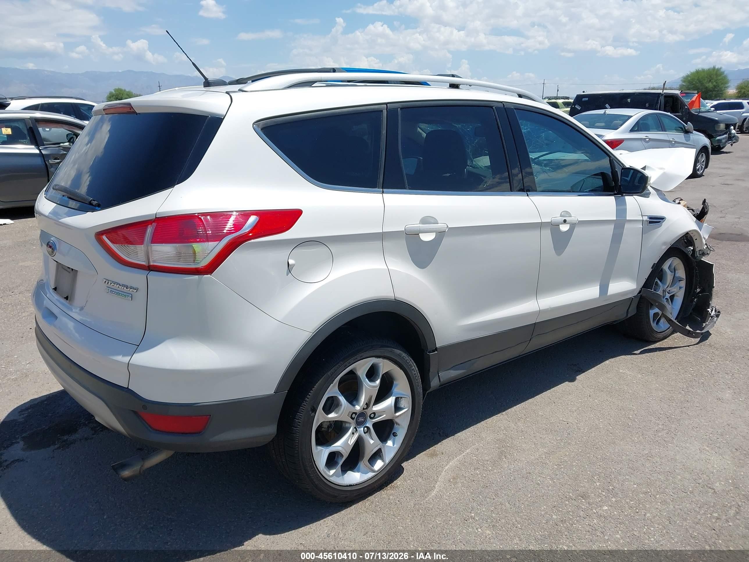 2013 Ford Escape Titanium White vin: 1FMCU0J99DUD39428