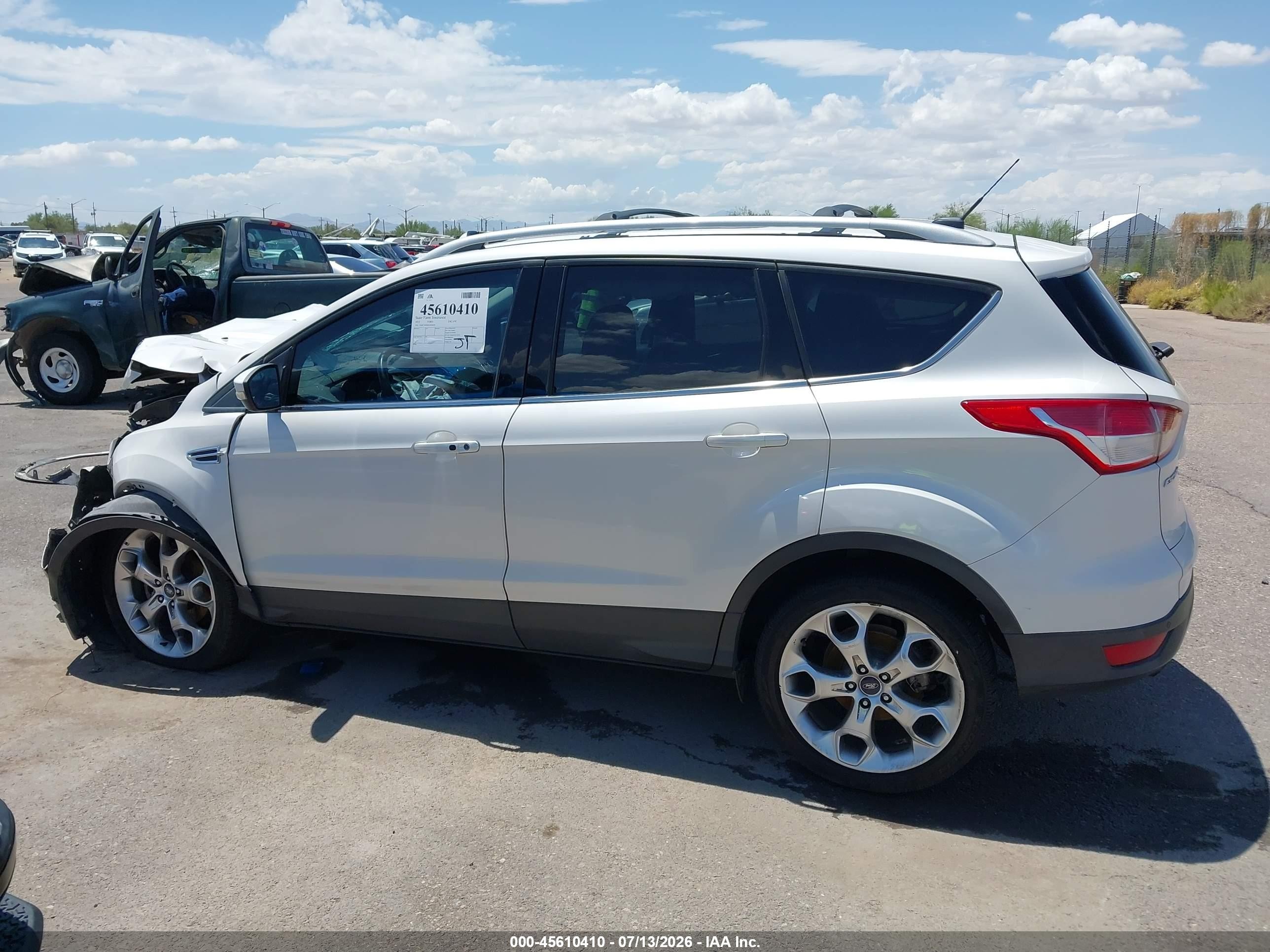 2013 Ford Escape Titanium White vin: 1FMCU0J99DUD39428