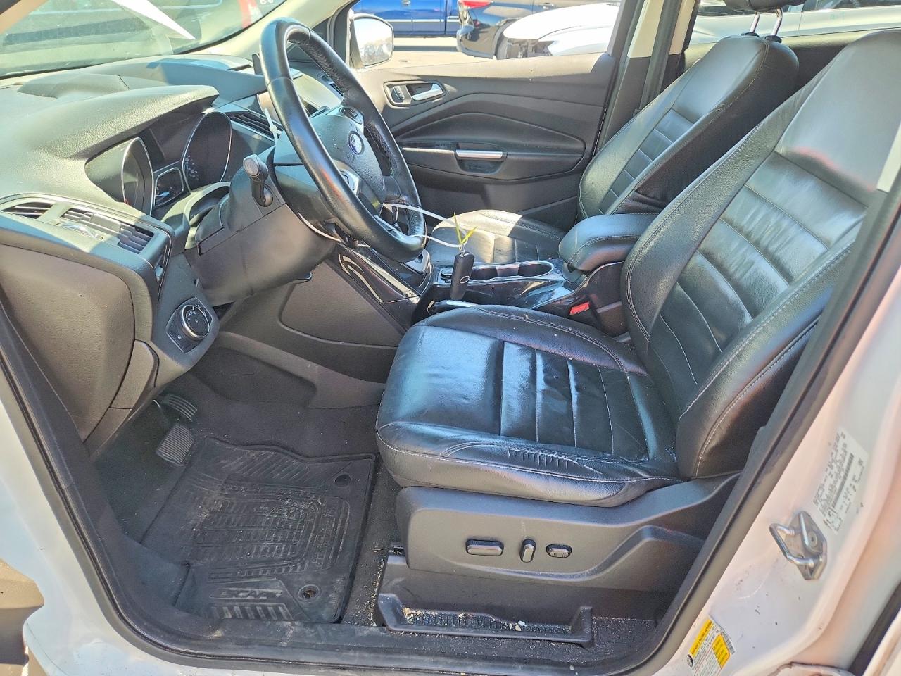 2014 Ford Escape Titanium White vin: 1FMCU0J99EUE38882