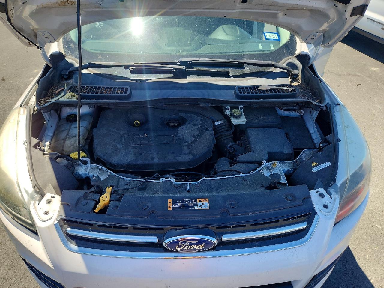 2014 Ford Escape Titanium White vin: 1FMCU0J99EUE38882