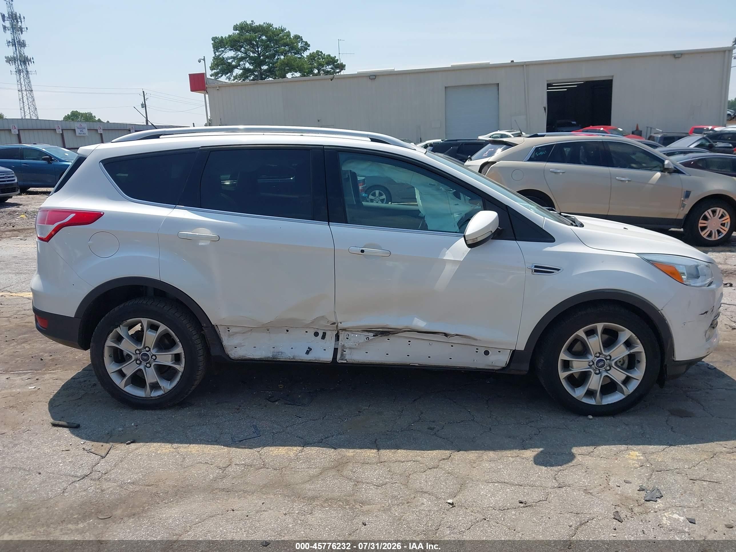 2015 Ford Escape Titanium White vin: 1FMCU0J99FUA99025