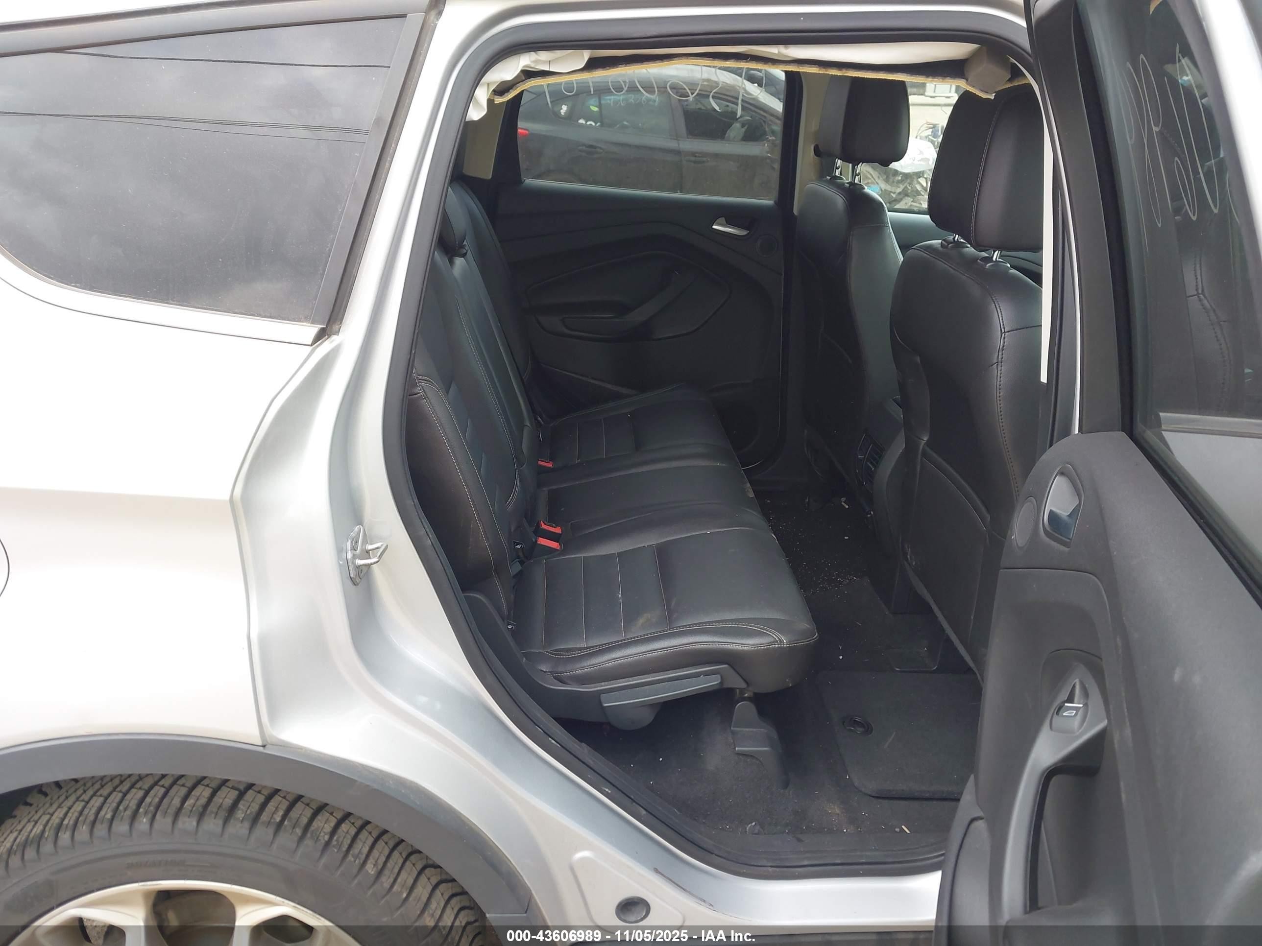 2014 Ford Escape Titanium Silver vin: 1FMCU0J9XEUA83690