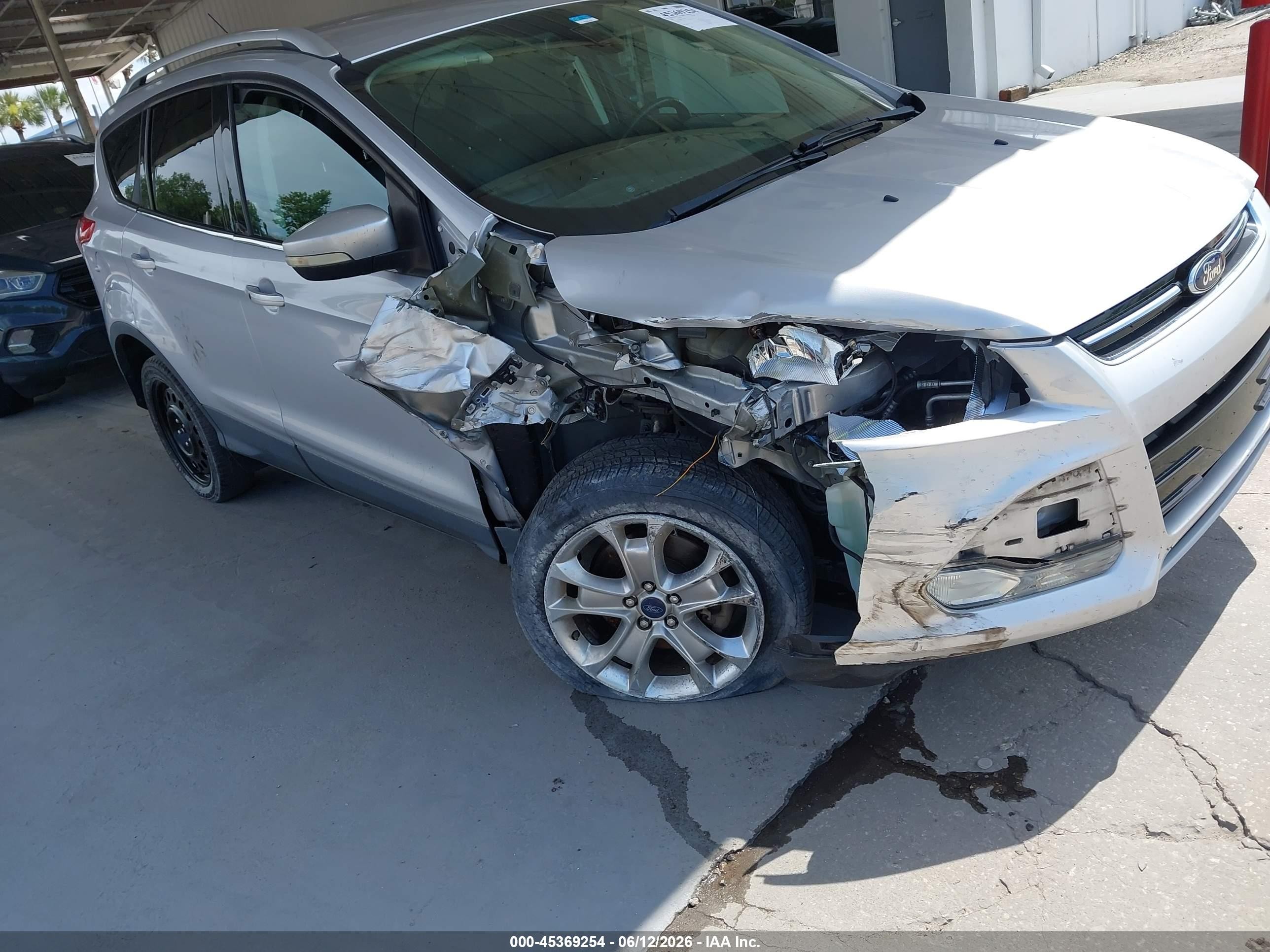 2014 Ford Escape Titanium Silver vin: 1FMCU0J9XEUB55519
