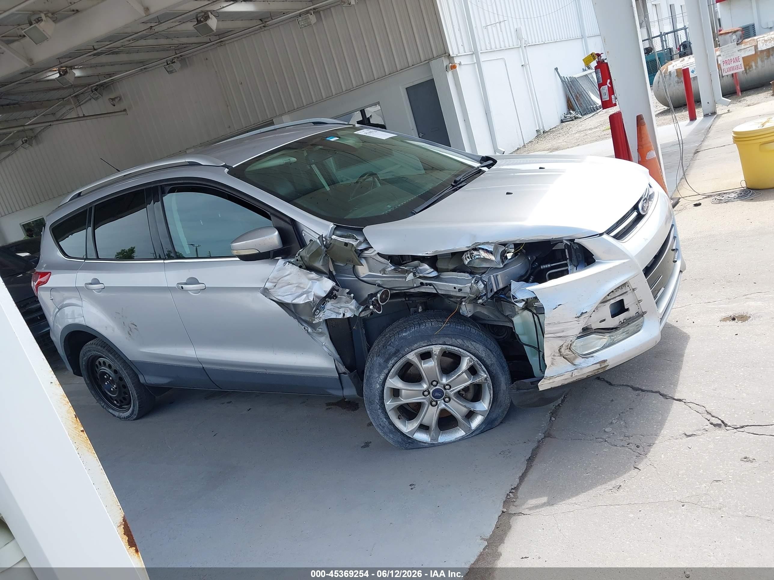 2014 Ford Escape Titanium Silver vin: 1FMCU0J9XEUB55519