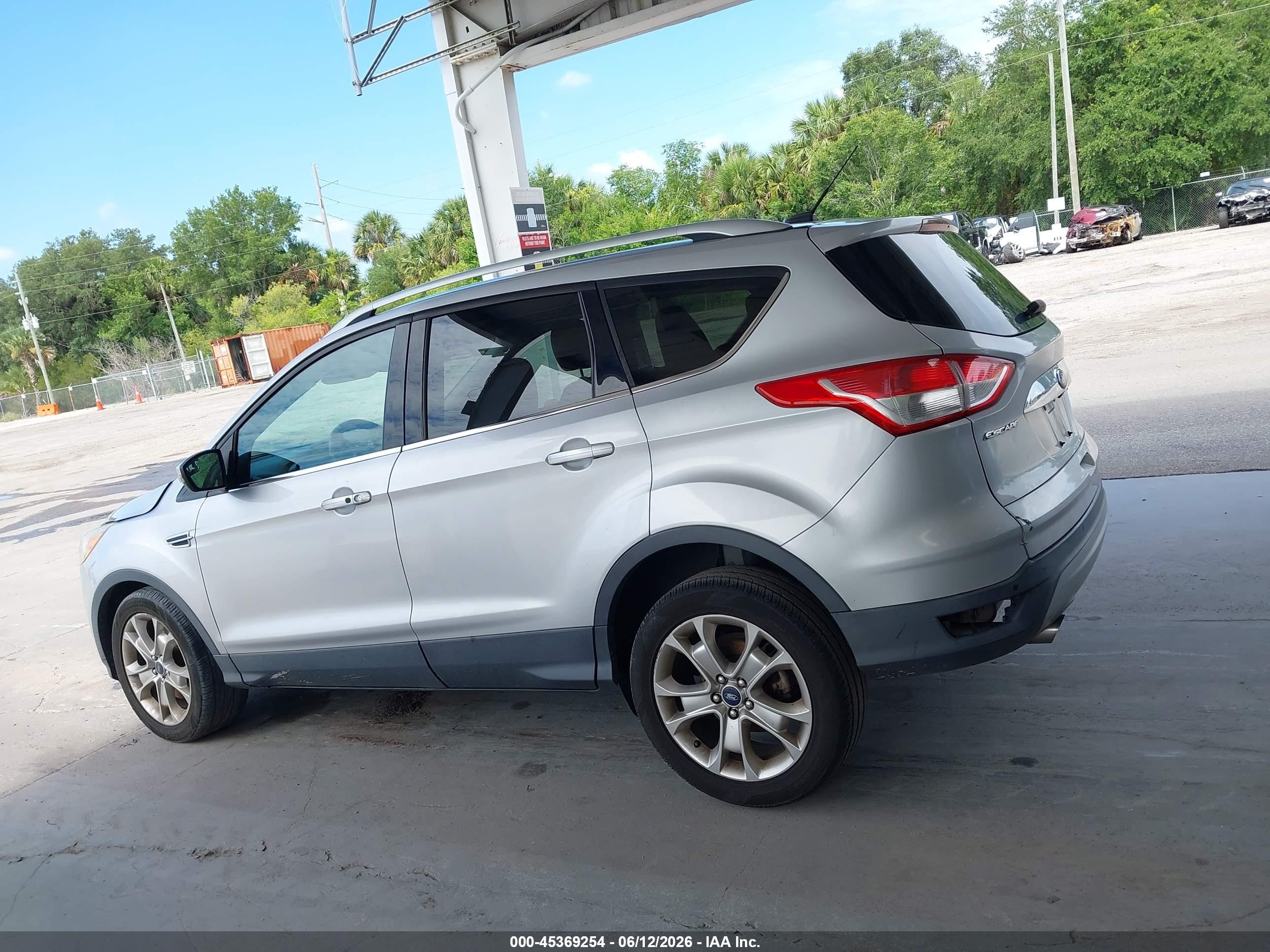2014 Ford Escape Titanium Silver vin: 1FMCU0J9XEUB55519