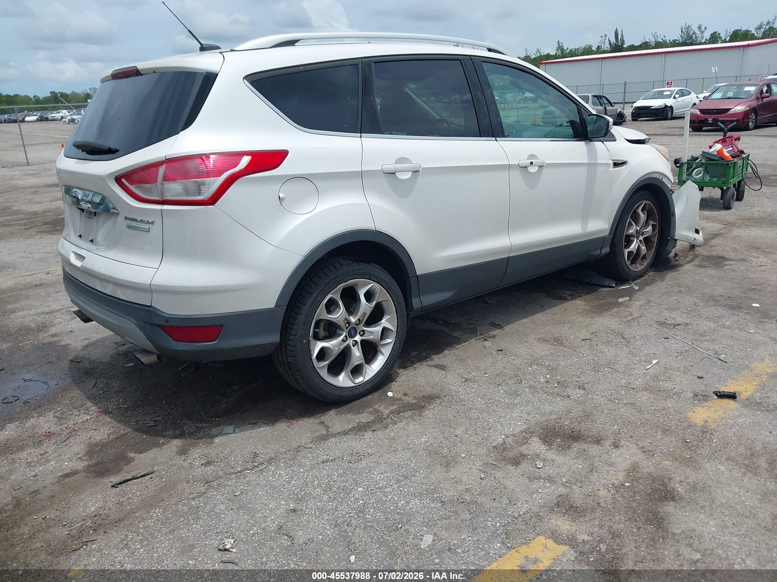 2014 Ford Escape Titanium White vin: 1FMCU0J9XEUC16612