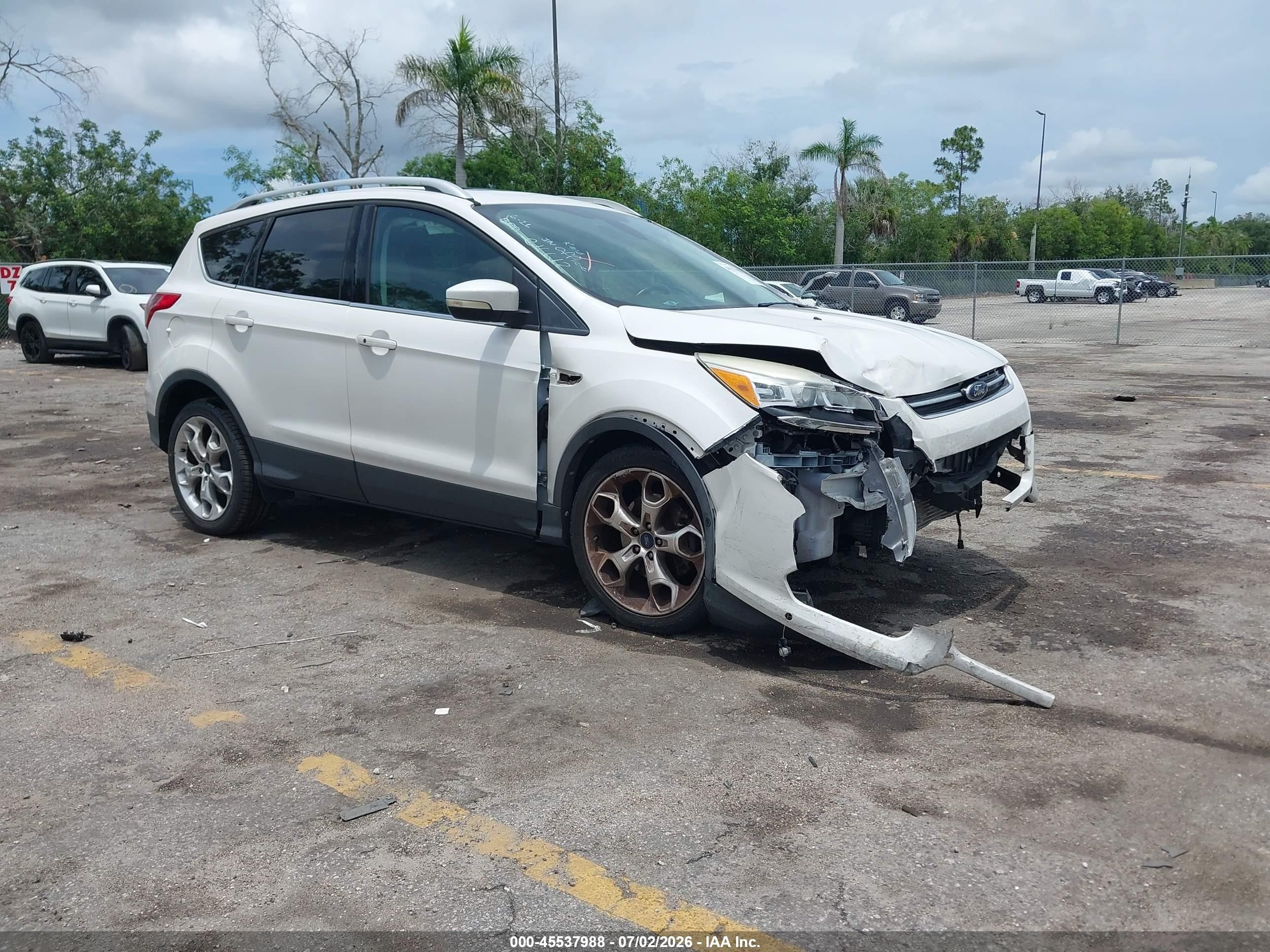 2014 Ford Escape Titanium White vin: 1FMCU0J9XEUC16612