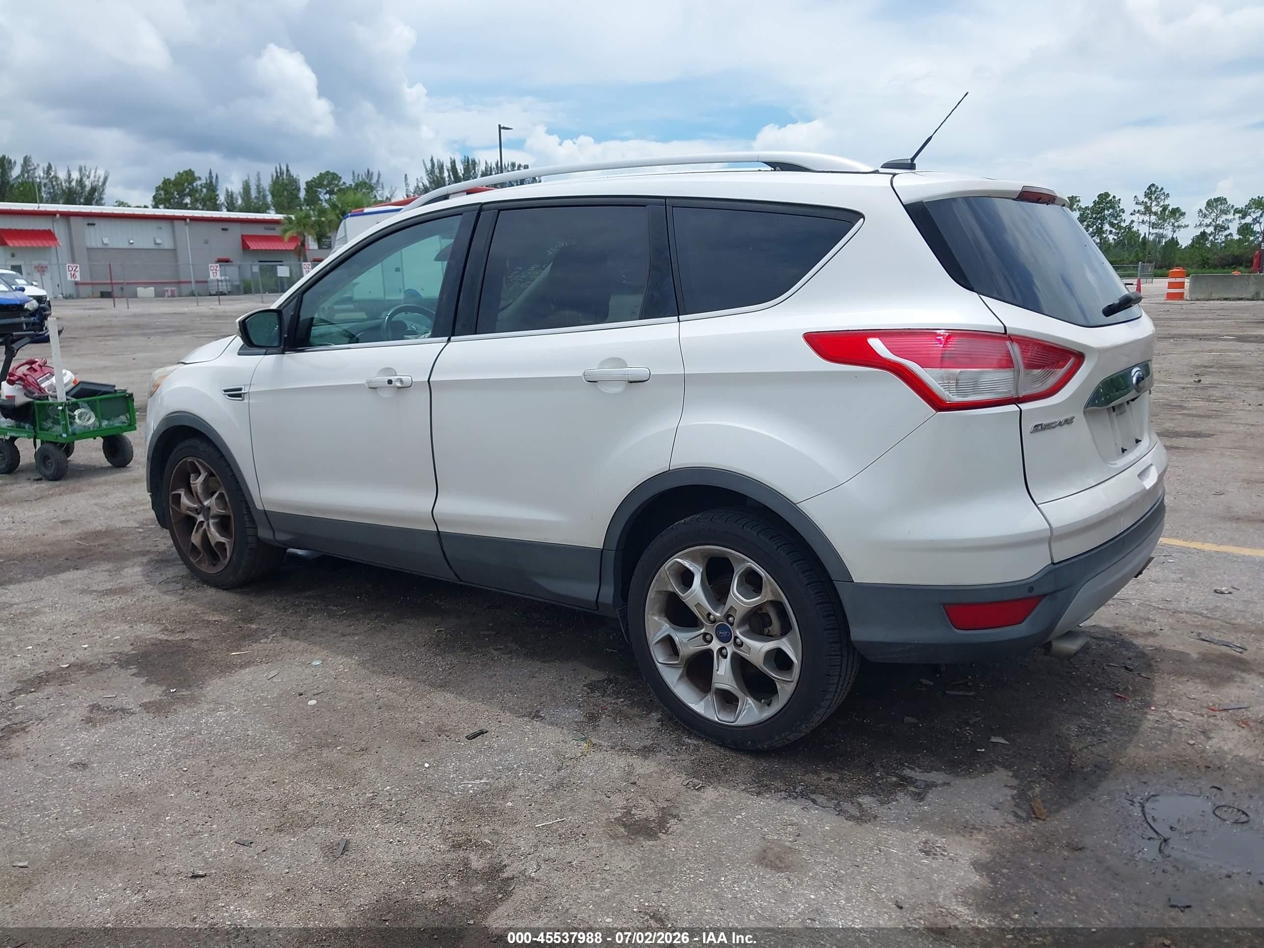 2014 Ford Escape Titanium White vin: 1FMCU0J9XEUC16612