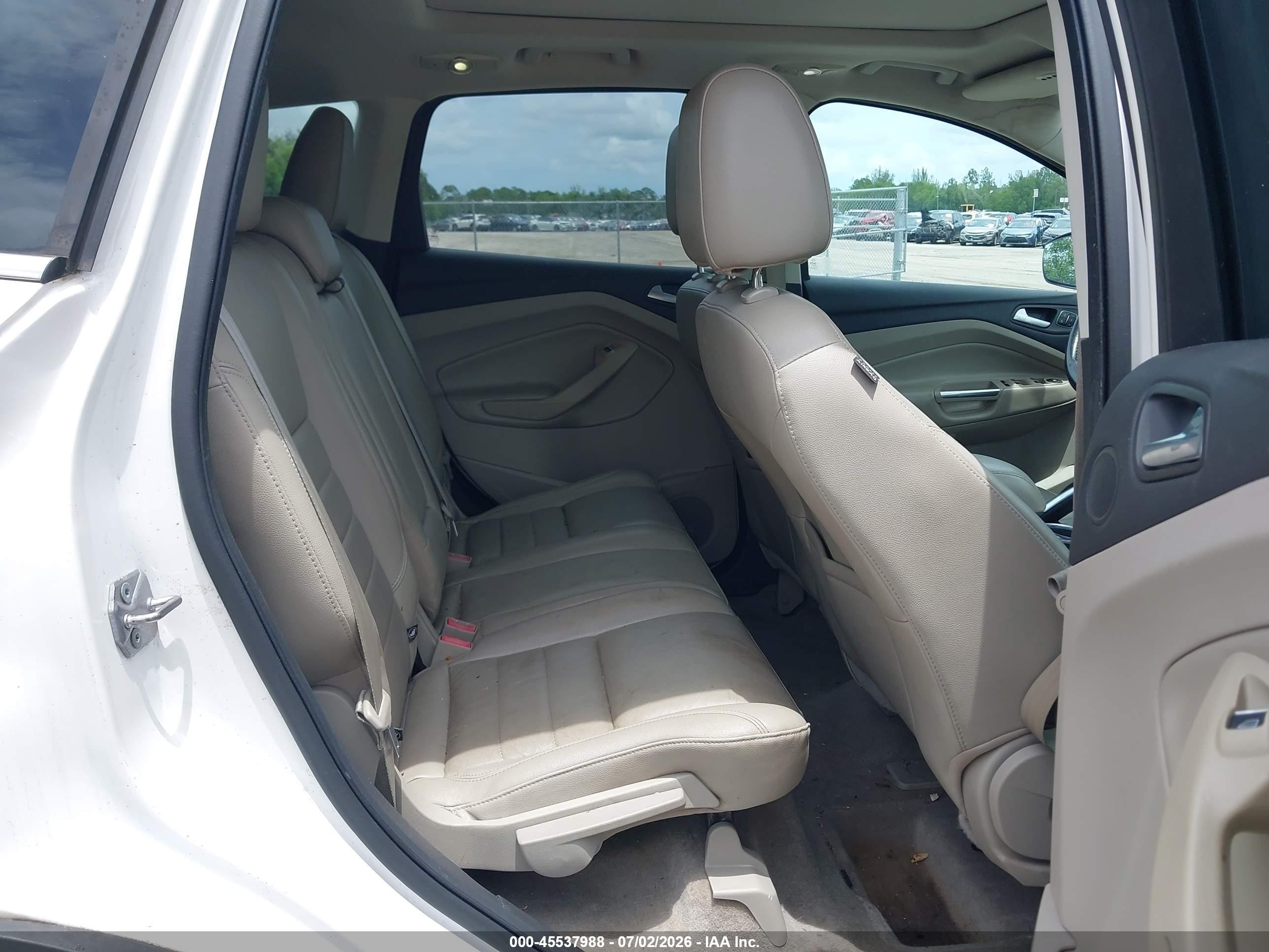 2014 Ford Escape Titanium White vin: 1FMCU0J9XEUC16612