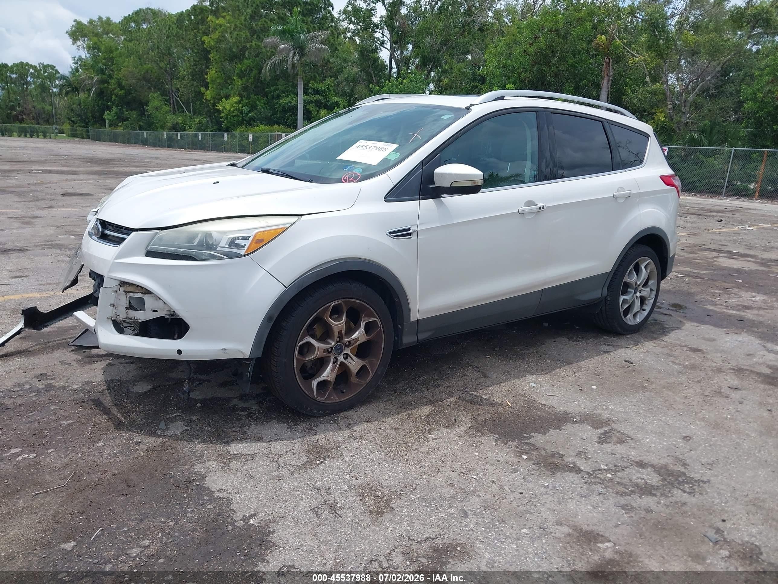 2014 Ford Escape Titanium White vin: 1FMCU0J9XEUC16612