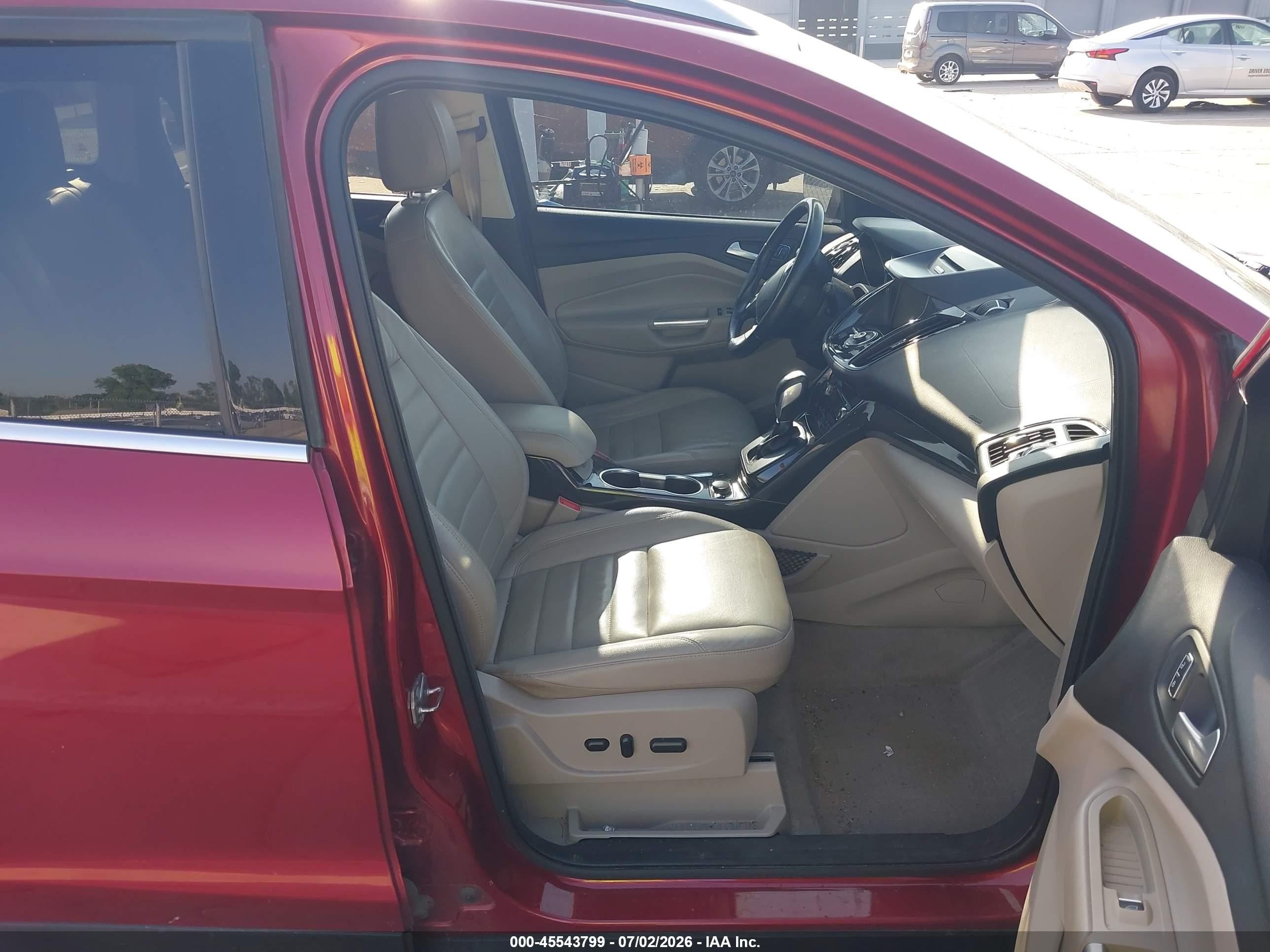 2015 Ford Escape Titanium Красный vin: 1FMCU0J9XFUC24047