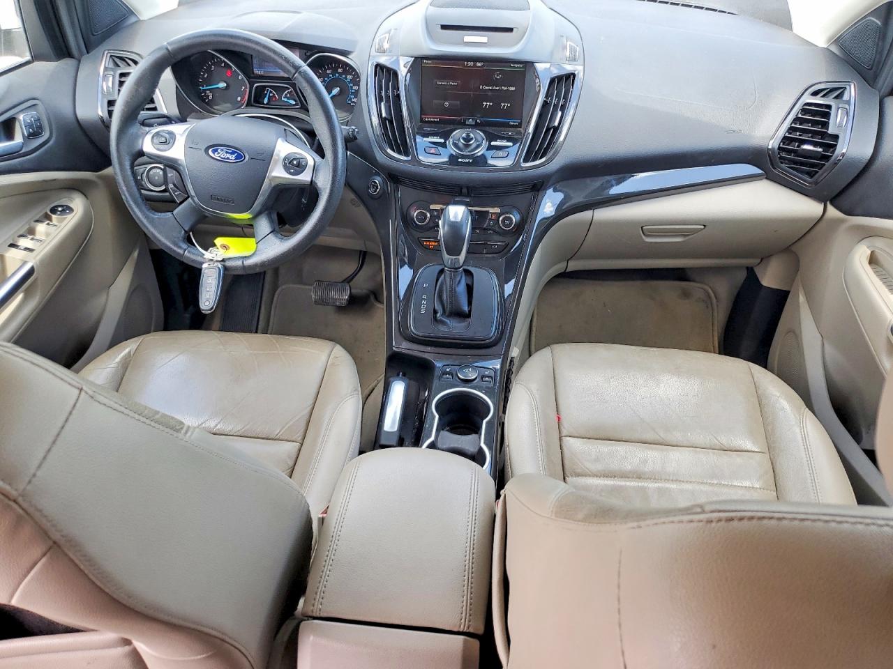 2015 Ford Escape Titanium Белый vin: 1FMCU0J9XFUC61499