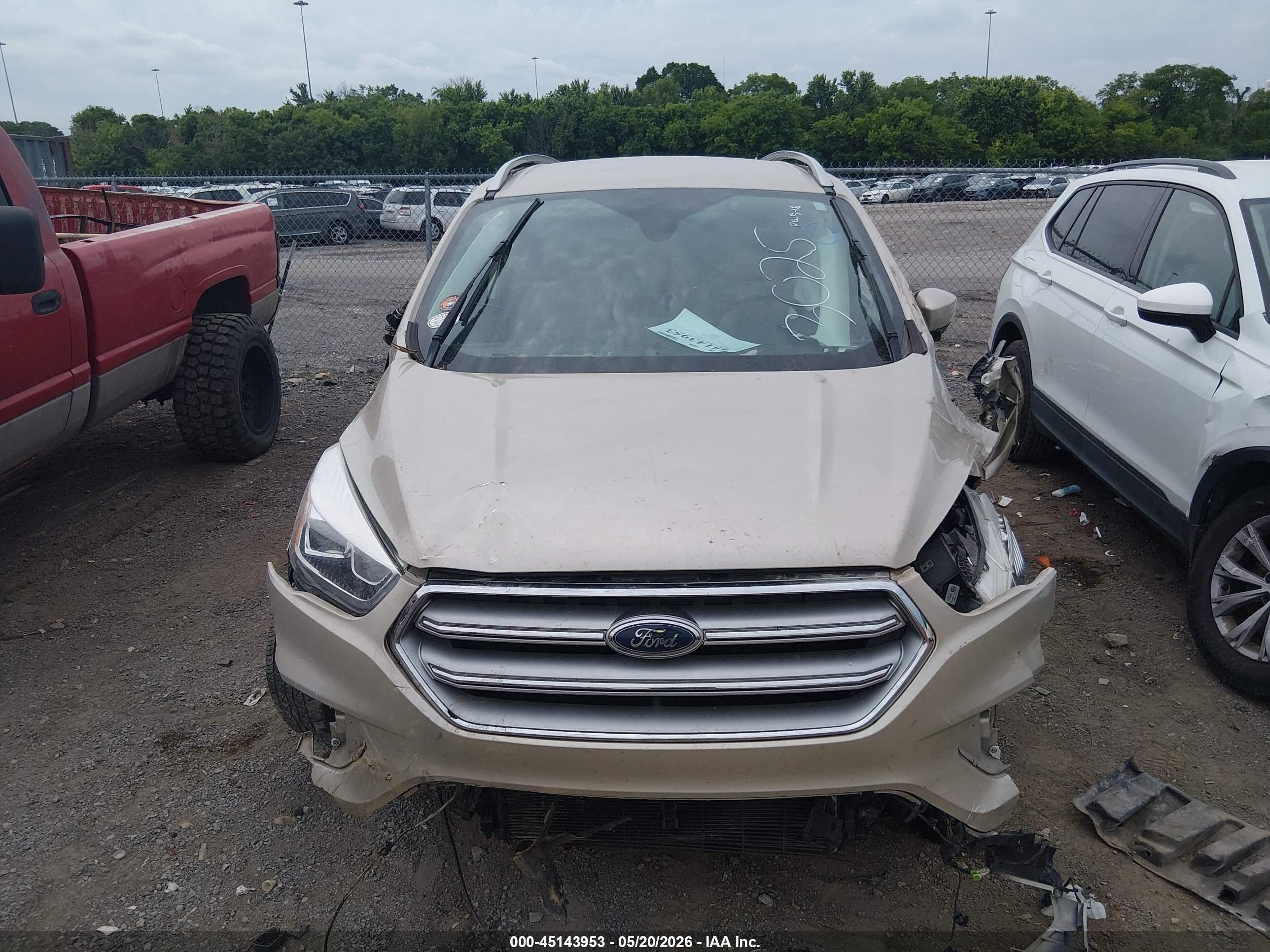 2017 Ford Escape Titanium Желто-коричневый vin: 1FMCU0JD6HUE53025