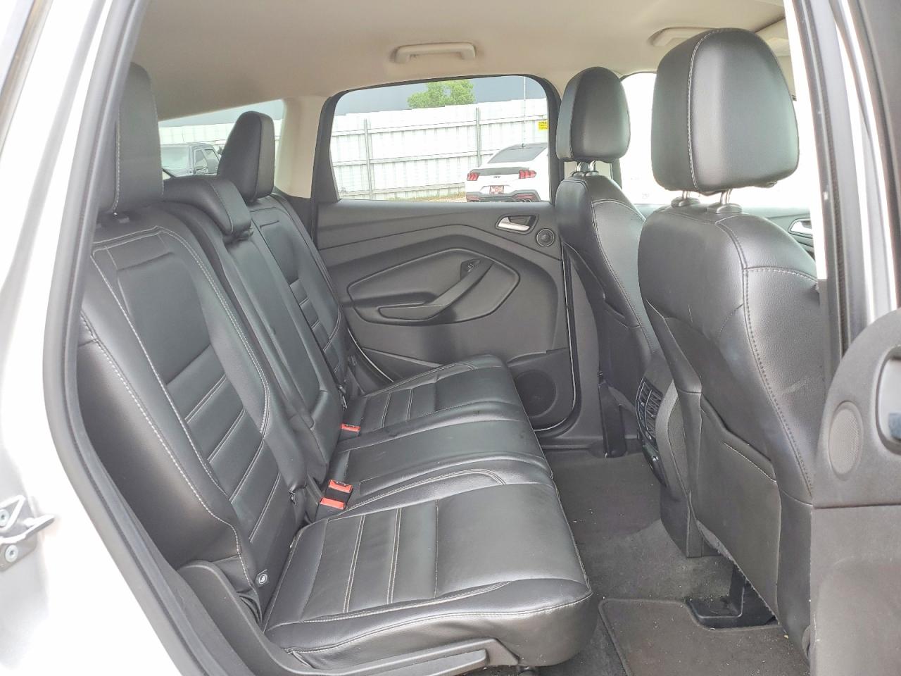 2017 Ford Escape Silver vin: 1FMCU0JD8HUC89874