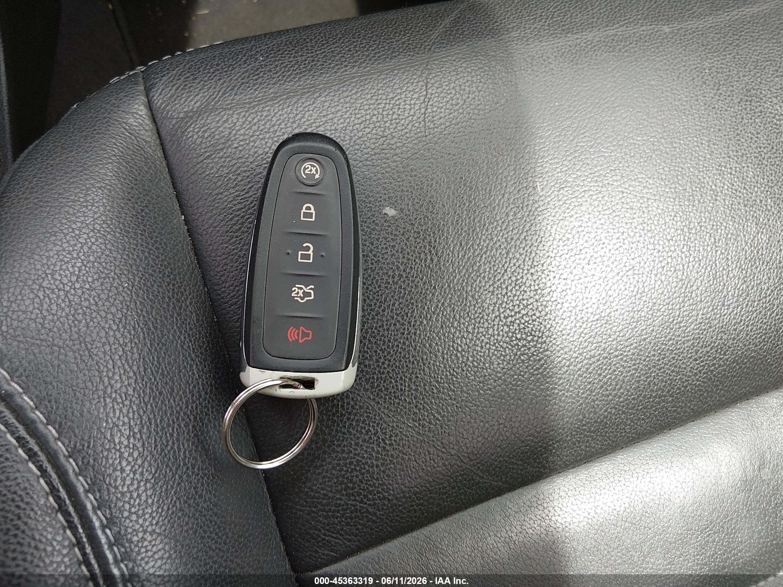 2014 Ford Escape Titanium White vin: 1FMCU0JX0EUE06983