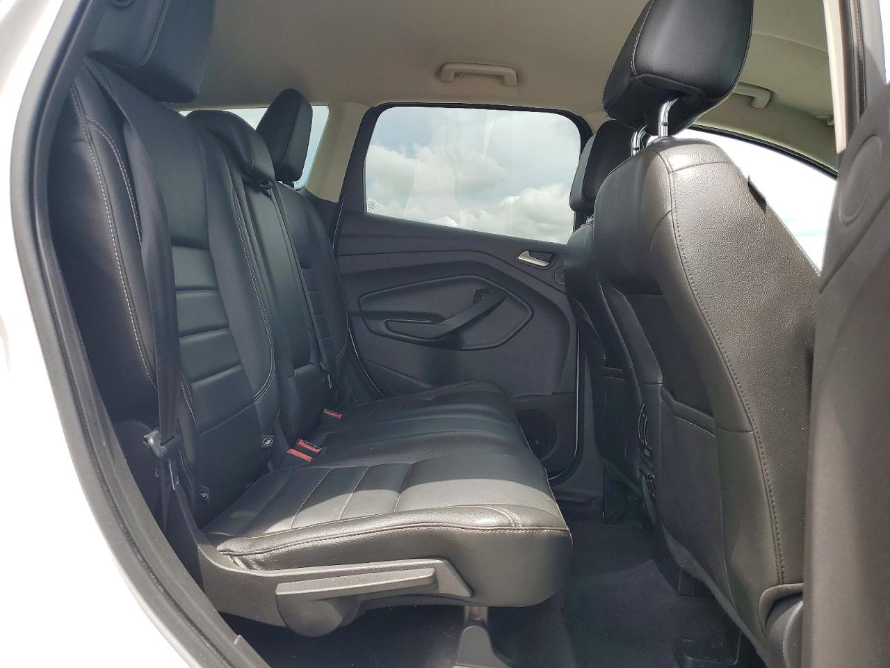 2015 Ford Escape Titanium White vin: 1FMCU0JX0FUA76909