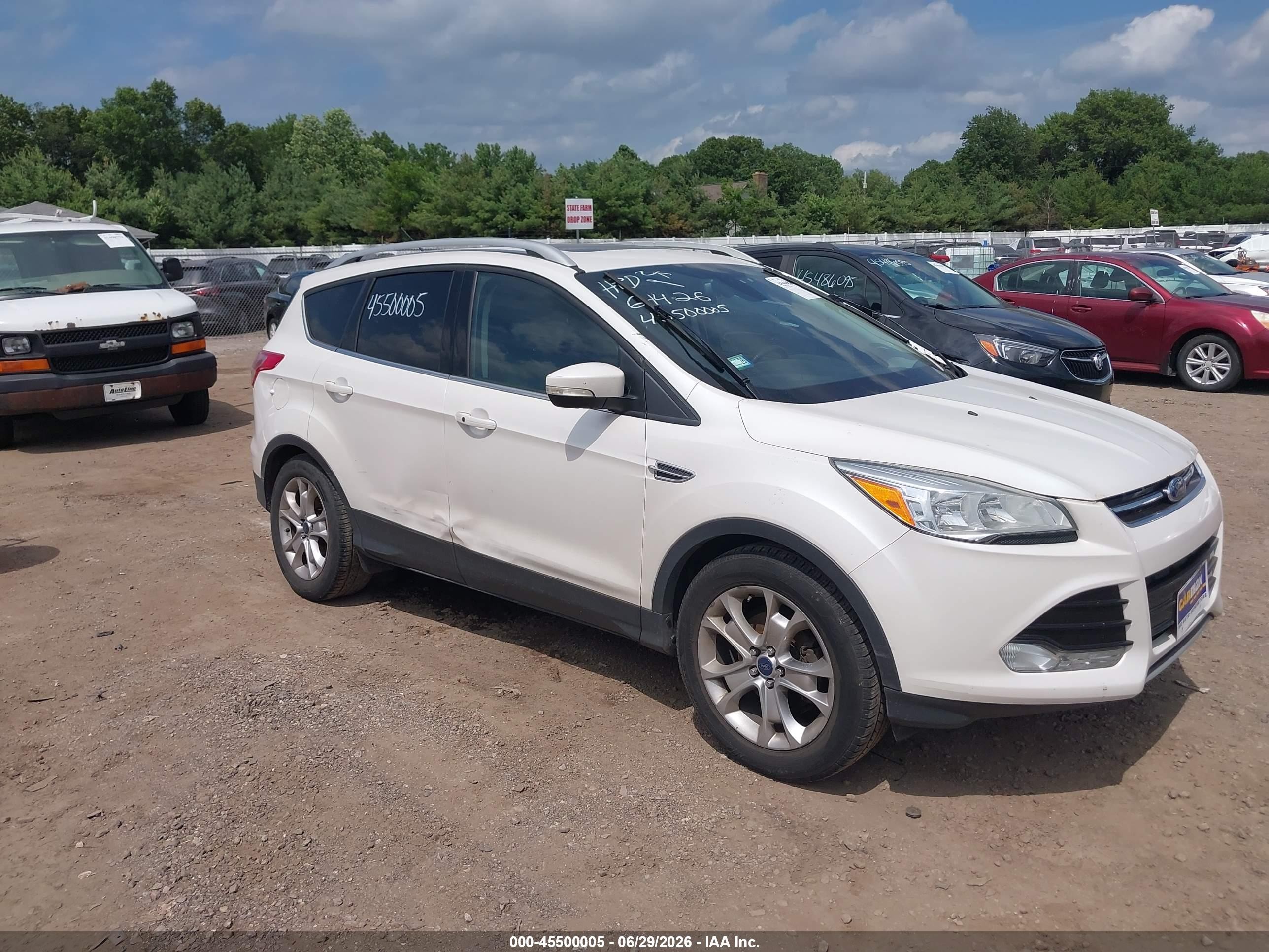 2015 Ford Escape Titanium White vin: 1FMCU0JX0FUC76558
