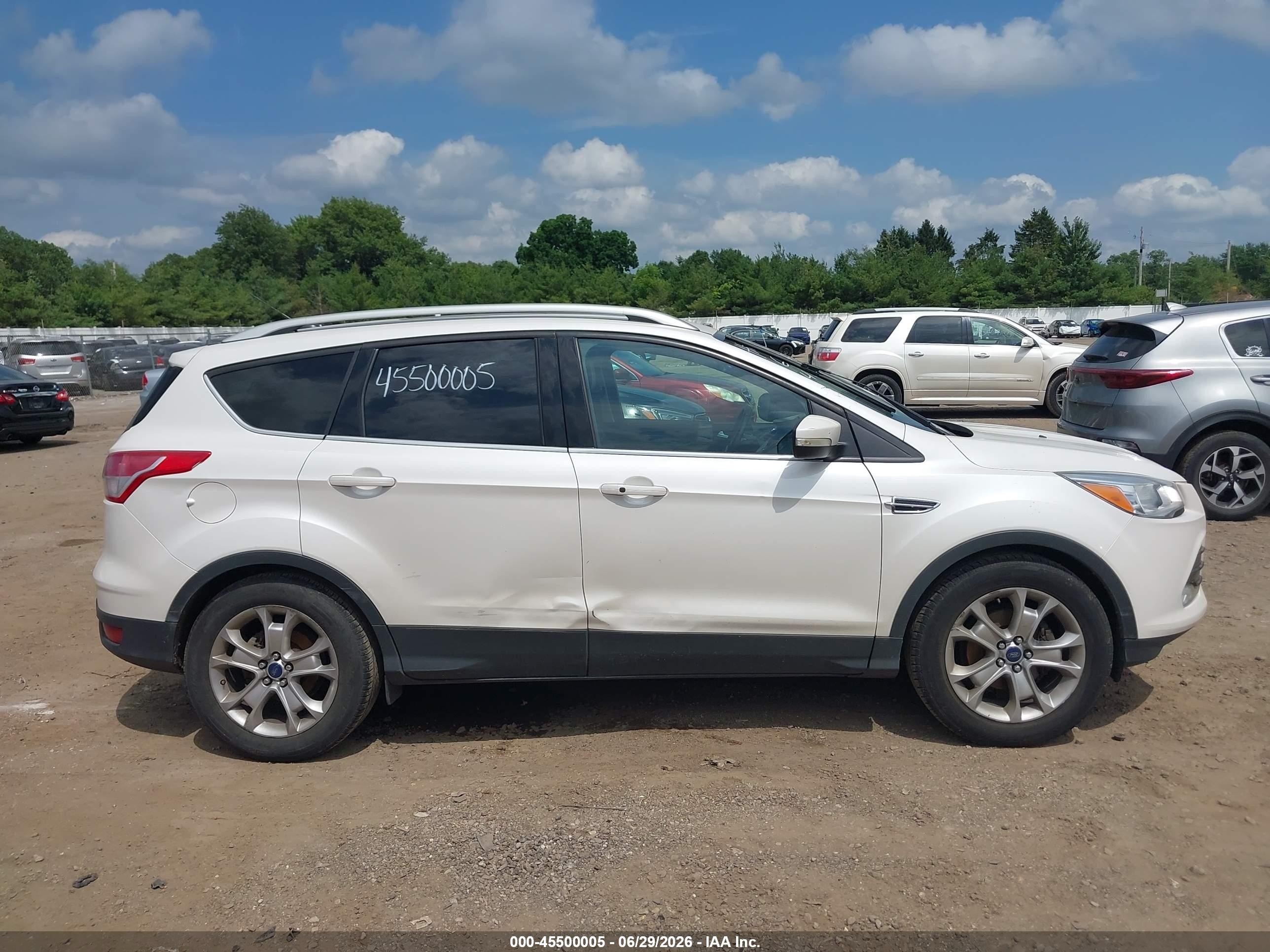 2015 Ford Escape Titanium White vin: 1FMCU0JX0FUC76558