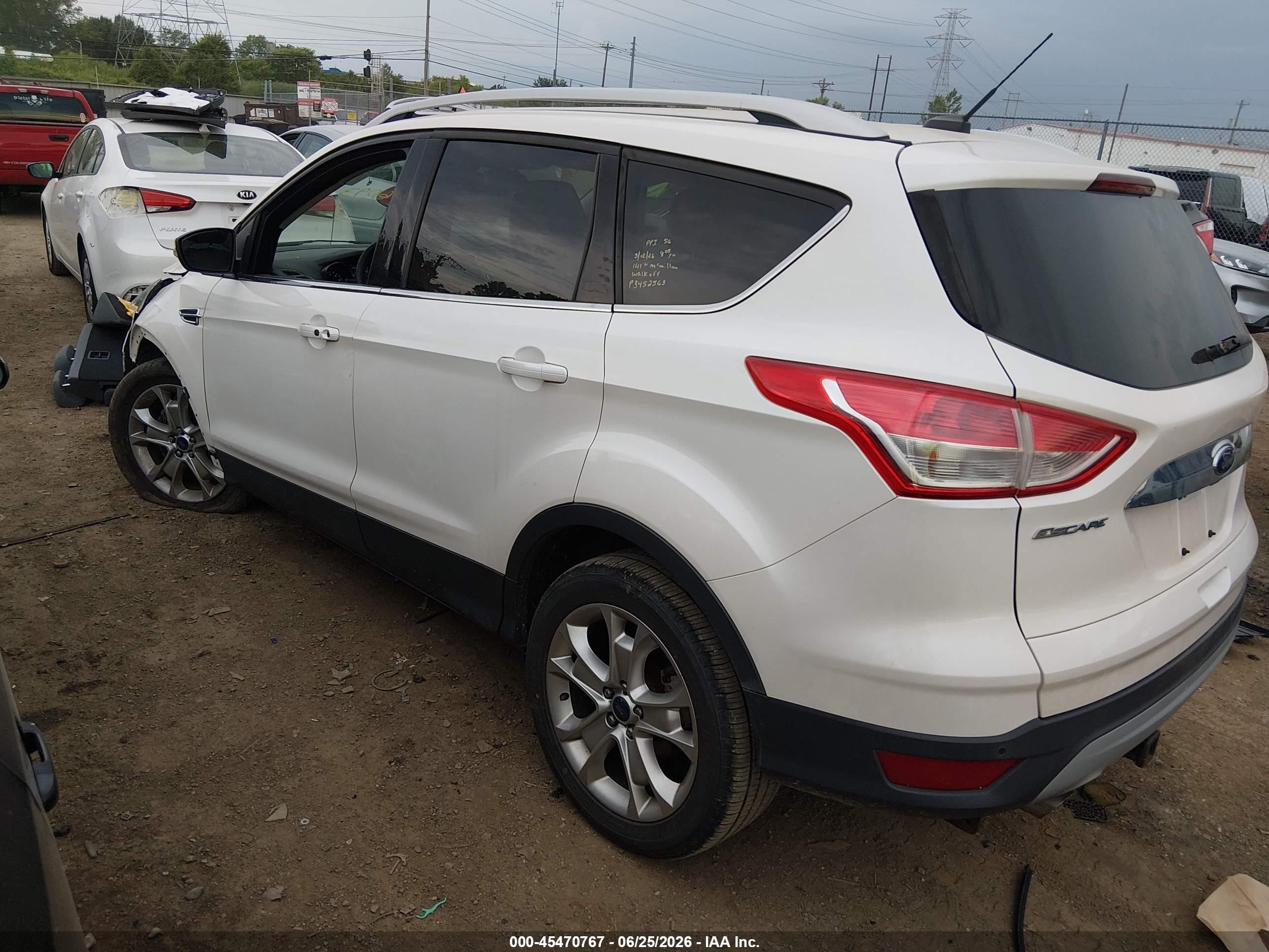 2014 Ford Escape Titanium White vin: 1FMCU0JX1EUB70912