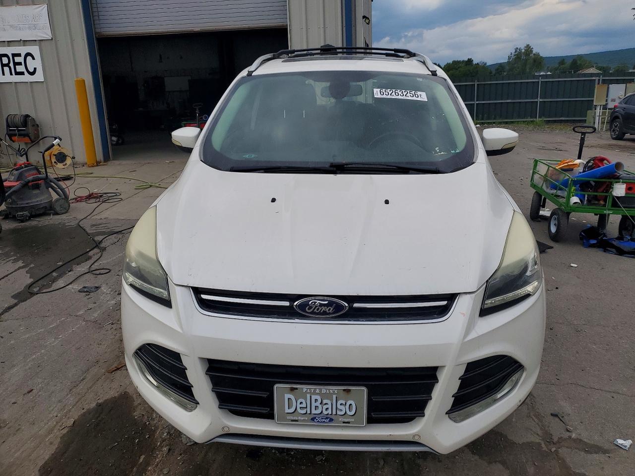2014 Ford Escape Titanium White vin: 1FMCU0JX2EUC41258