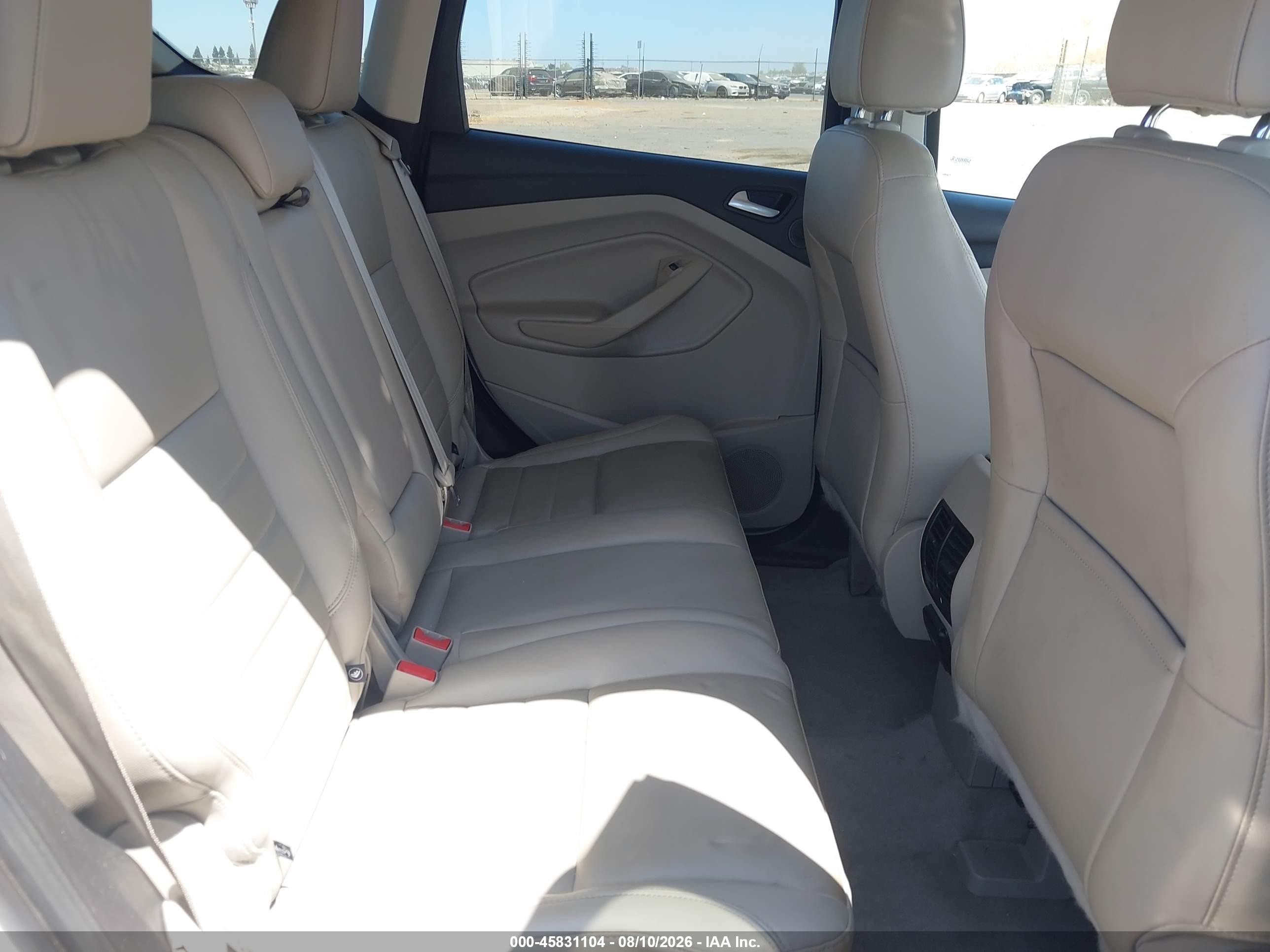 2015 Ford Escape Titanium Белый vin: 1FMCU0JX2FUB41324
