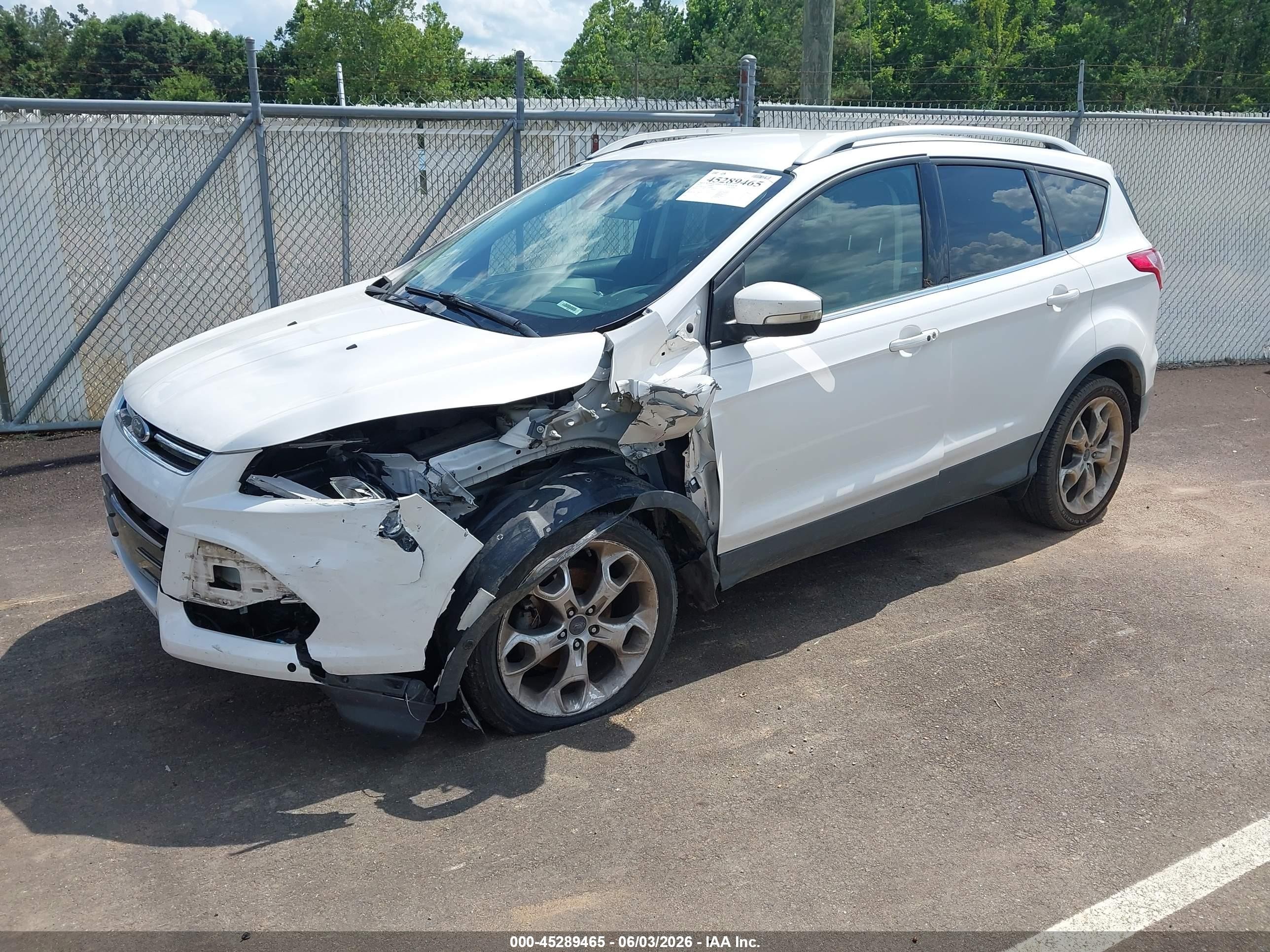 2015 Ford Escape Titanium White vin: 1FMCU0JX3FUC85688